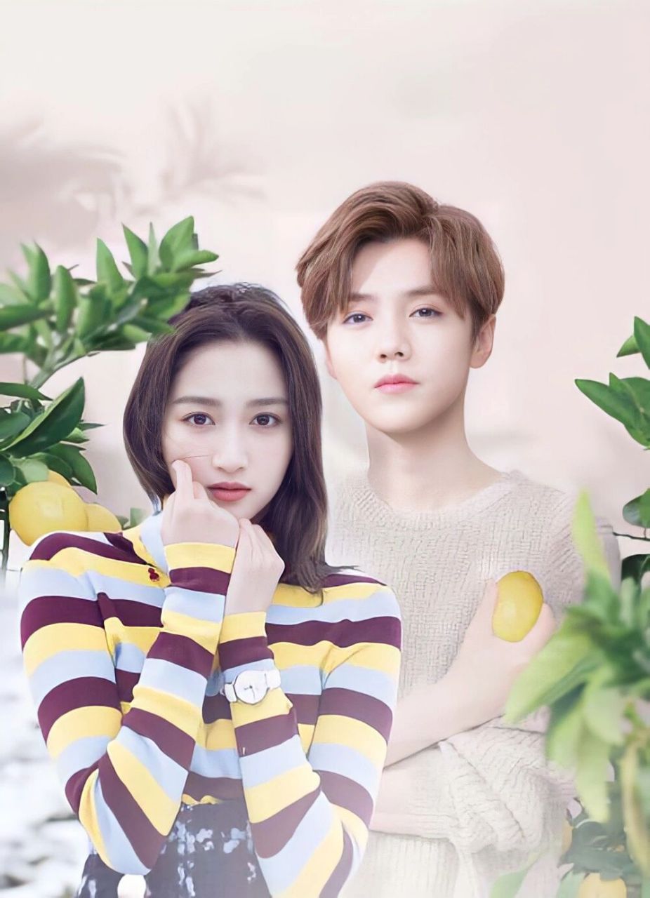 关晓彤中指戴戒指,疑似与鹿晗订婚  9月17日是关晓彤的生日,当天,鹿晗