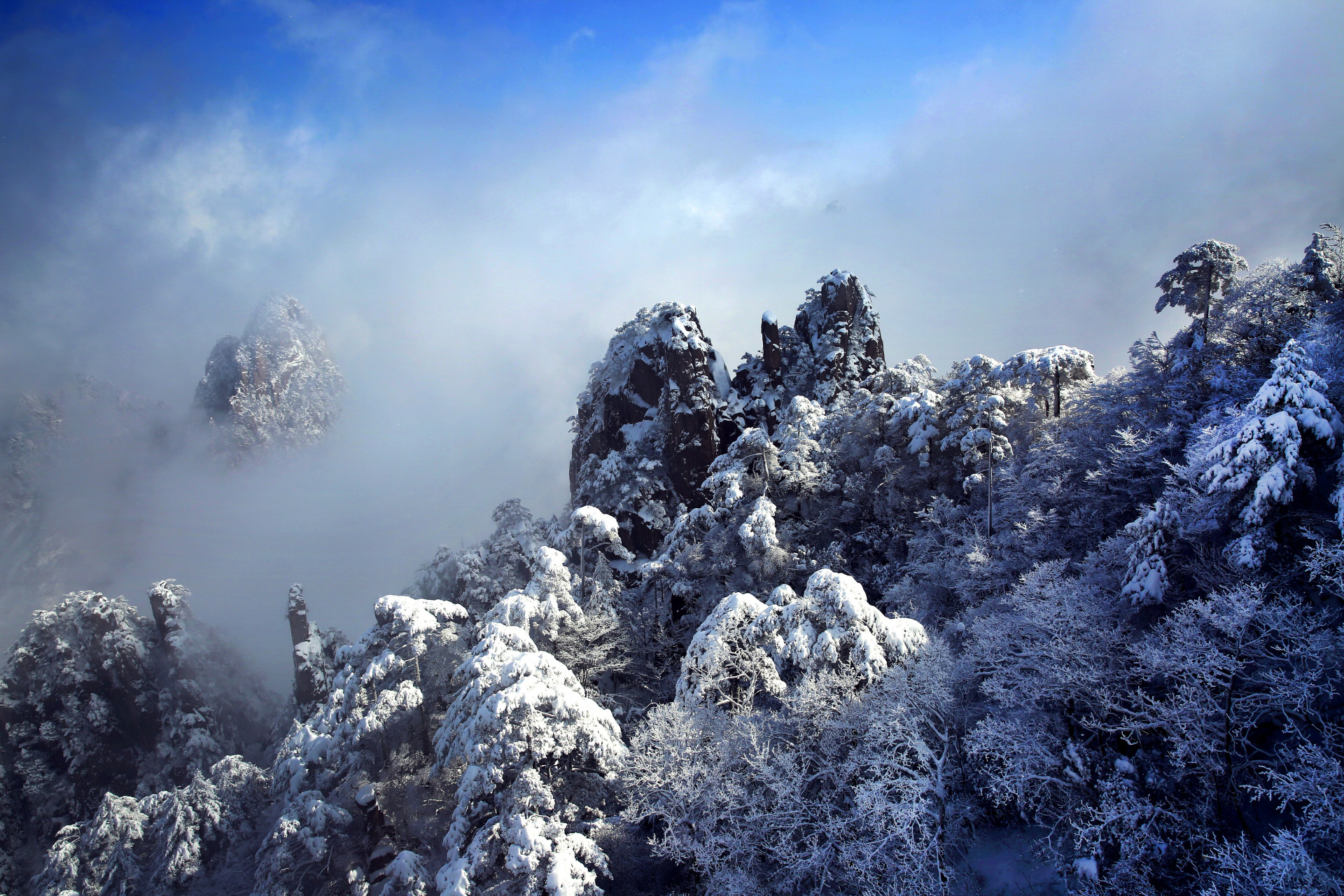 雪后黄山冰雪仙境图片