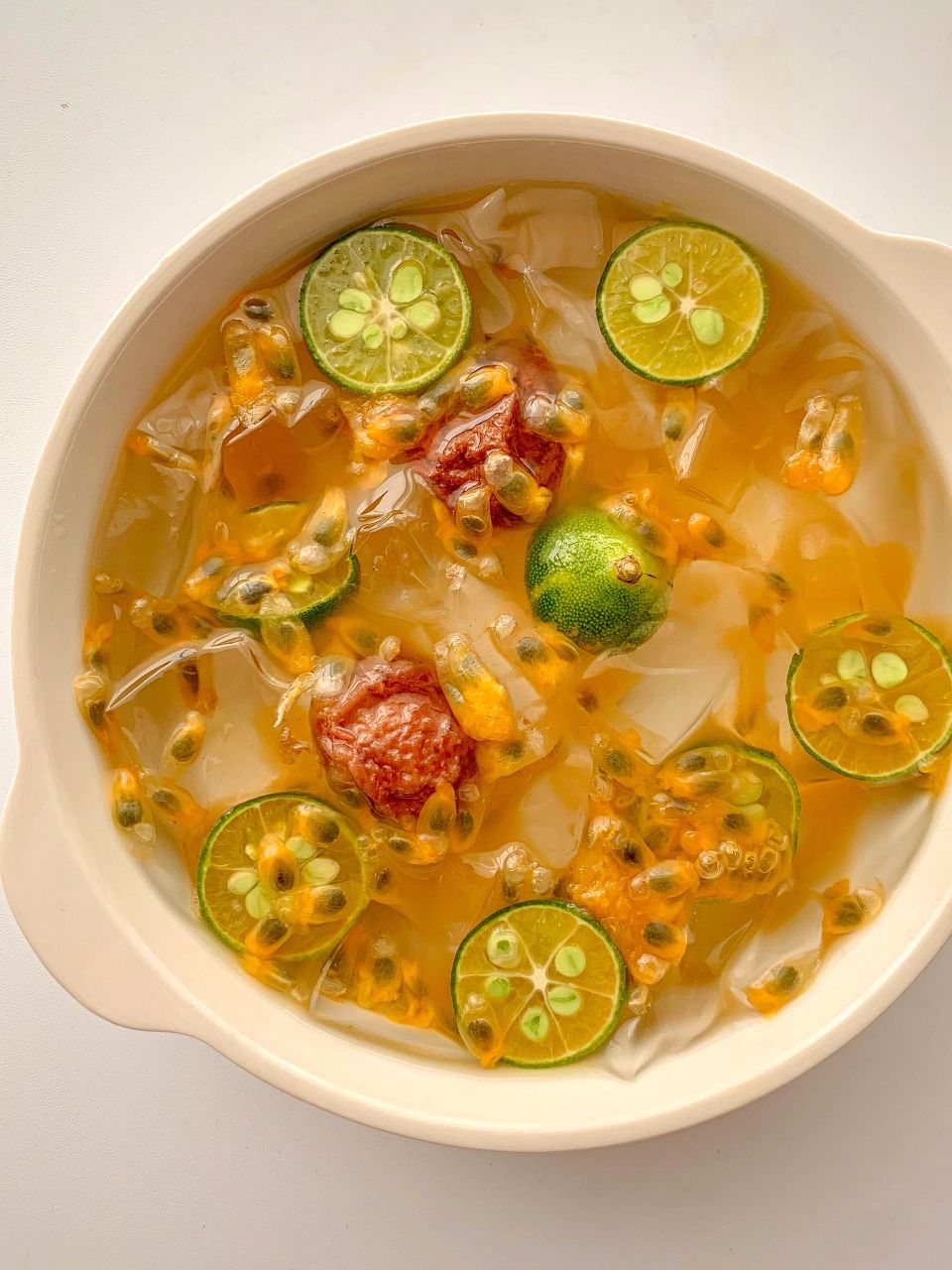 夏日解暑神器,青桔百香果冰粉,酸甜冰爽  没有冰粉的夏天不完整,今天