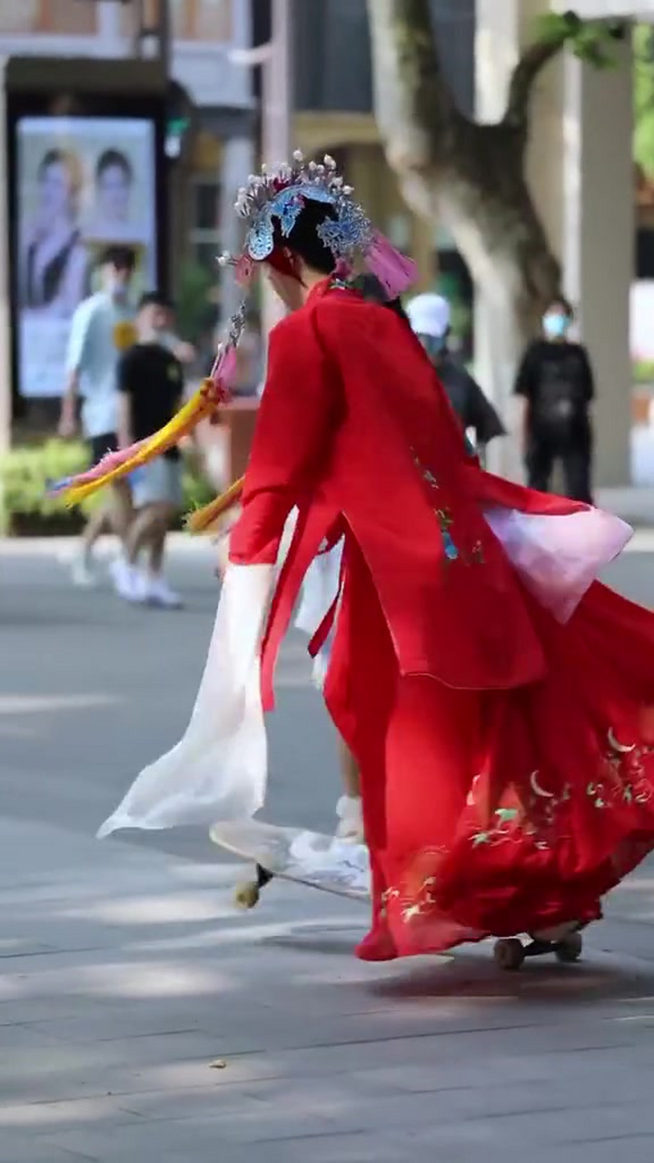 汉服和滑板,古代和现代的完美结合