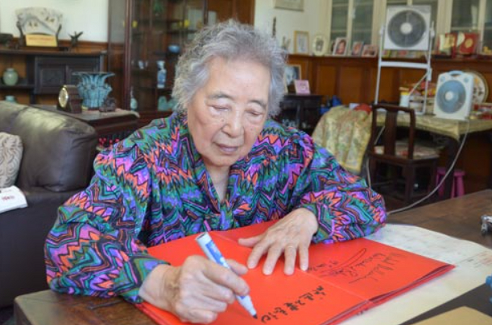 周素珍是延安十朵金花之一  美国丈夫为了留在中国而留下,现年102岁.