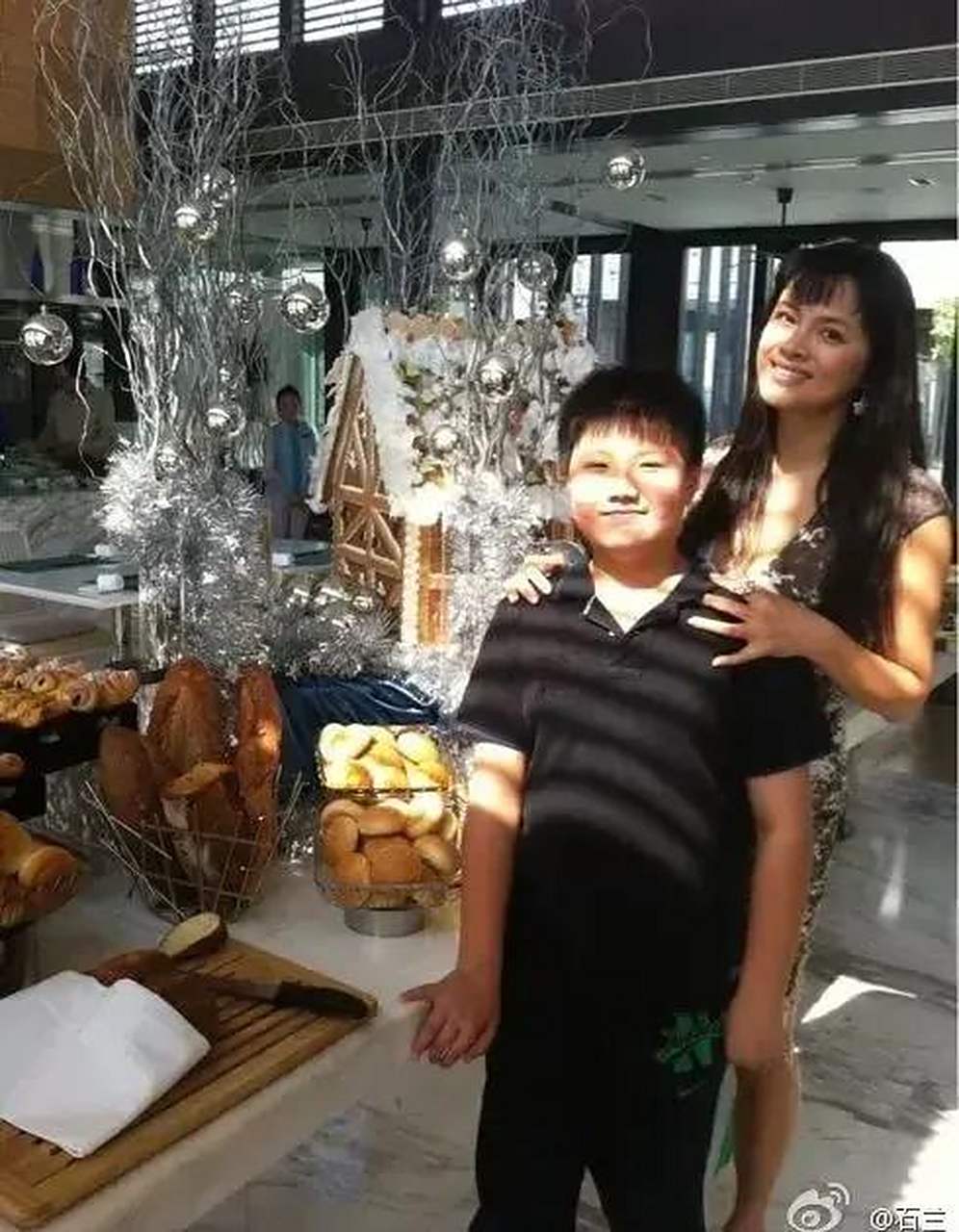 gif创作人# 著名演员石兰在美国的生活近照,定居美国的石兰身材更加