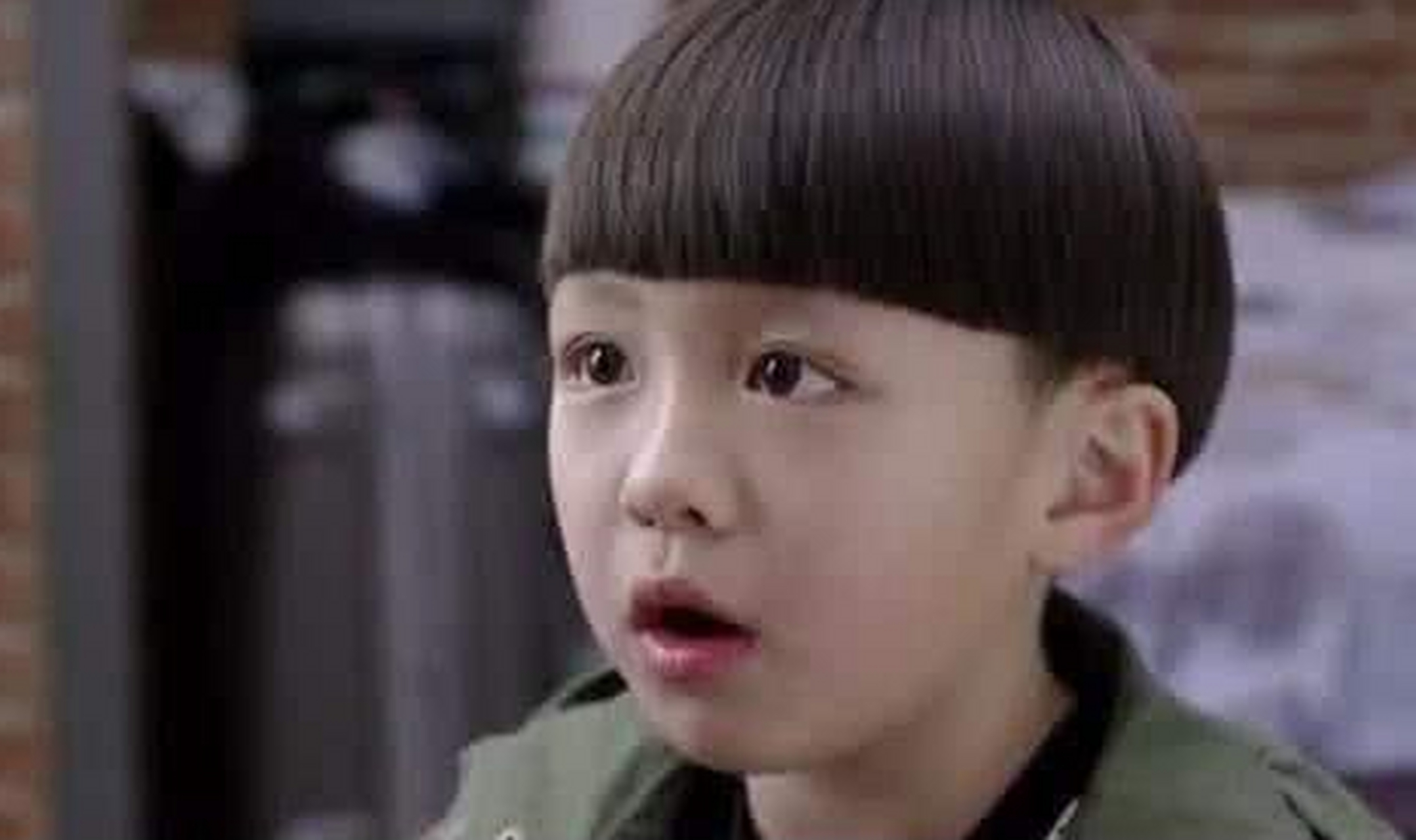 童星朱佳煜:被文章捧红,13岁就拿飞行执照,今15岁越长越帅气.