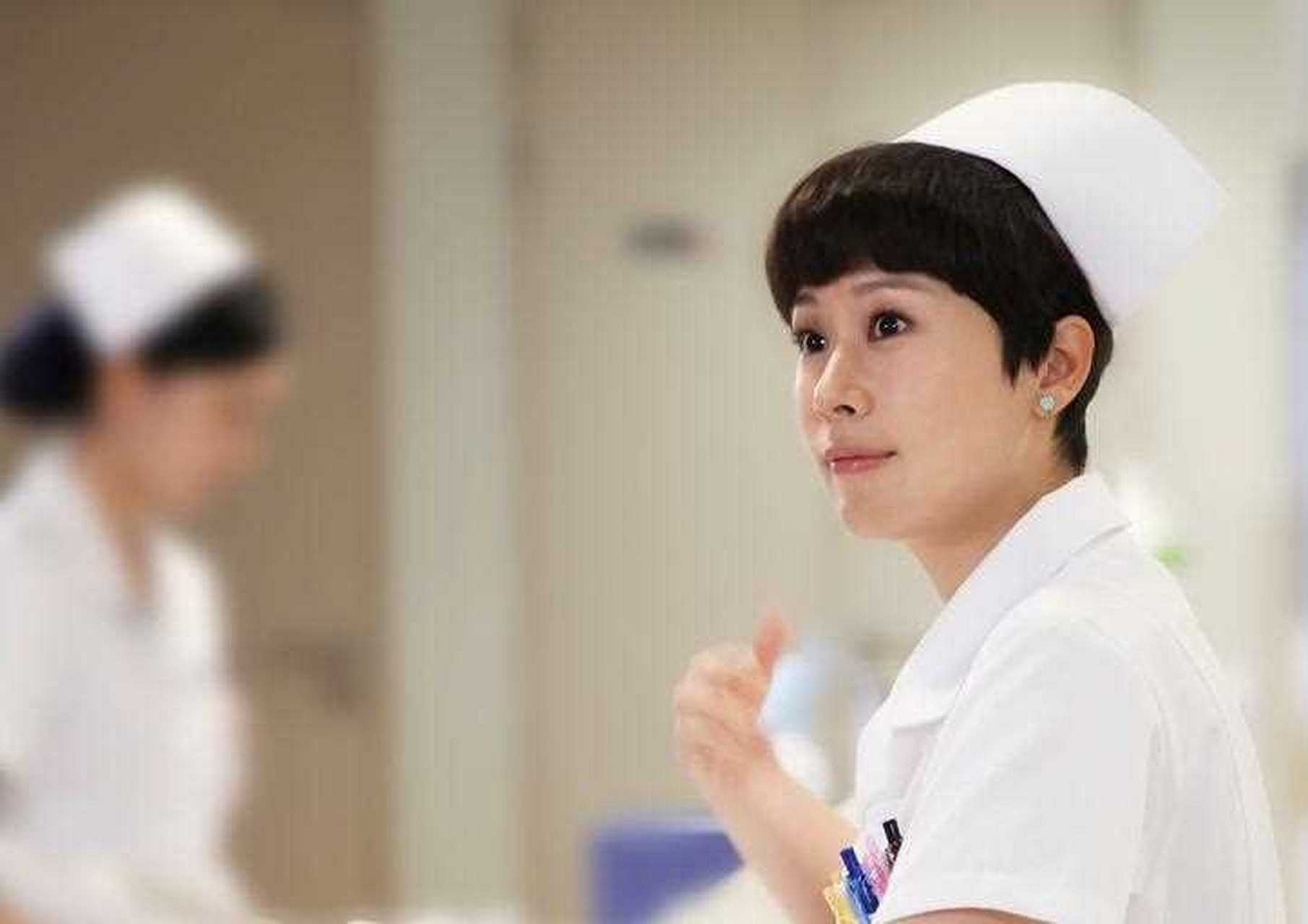 看看女明星的白衣天使造型吧:杨幂这身扮相和摄像非常赞,都快被粉了