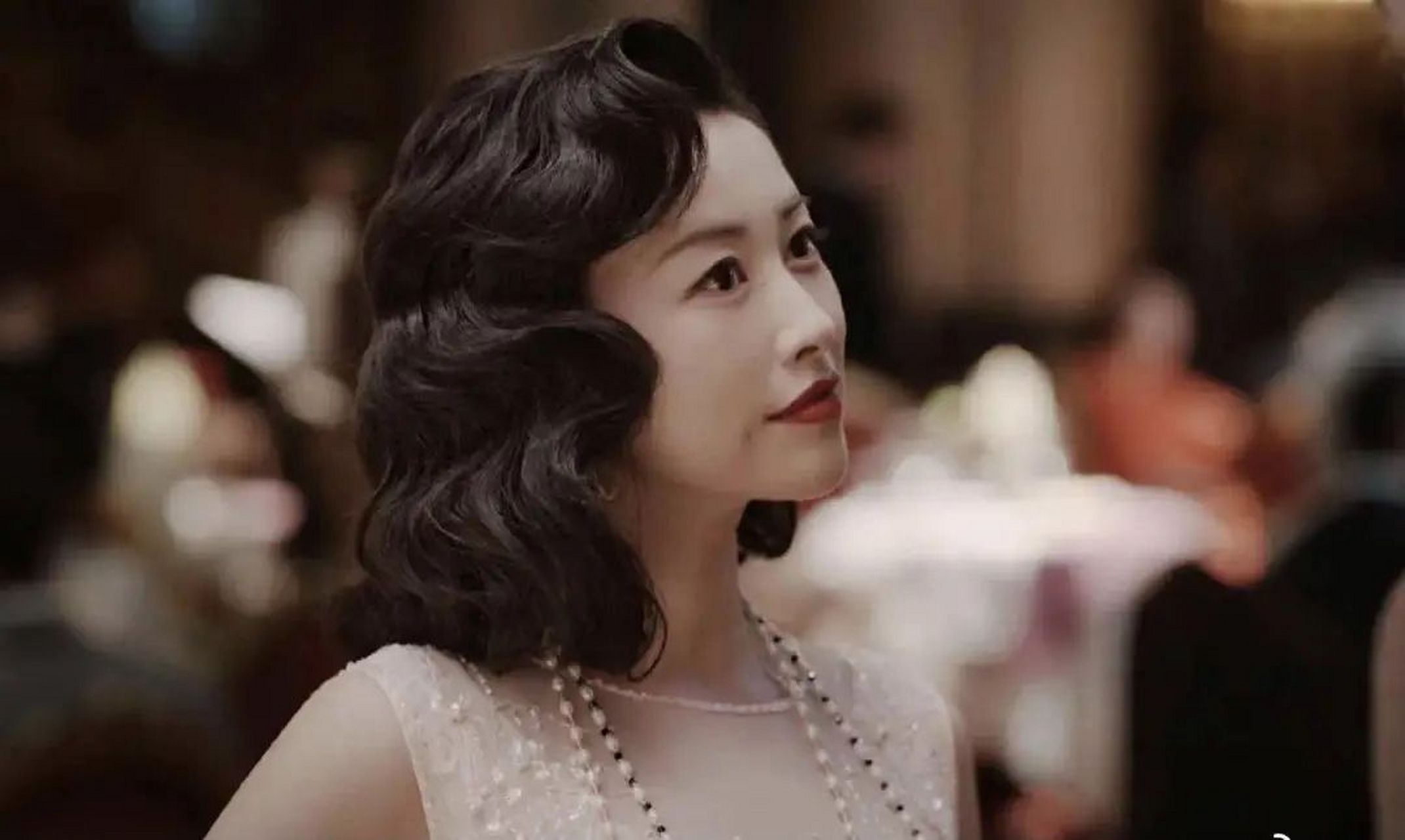 一脸"富贵相"的女明星之朱珠  2021年,一部《叛逆者》将风情万种的