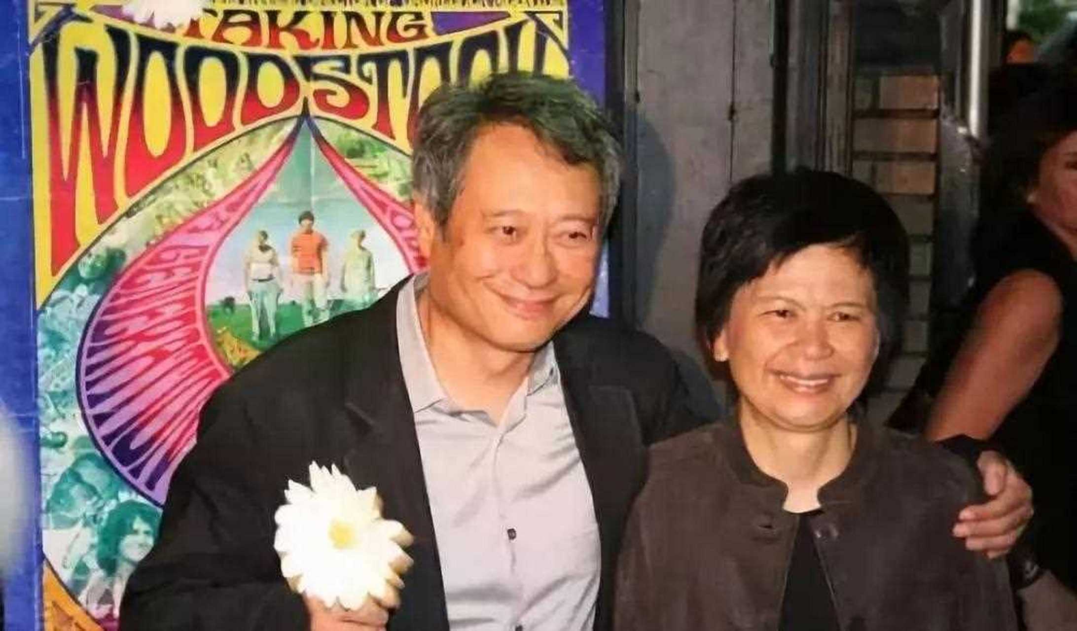 " 没料到,李安妻子