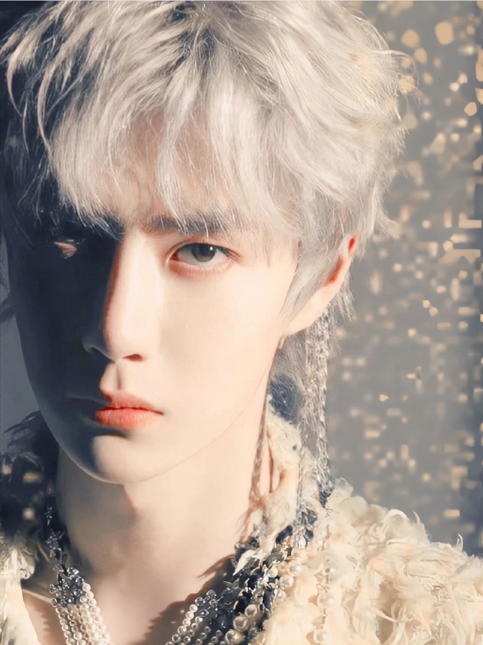 当王一博染了银白发色之后,整个人的颜值真的太仙了[期待]#王一博