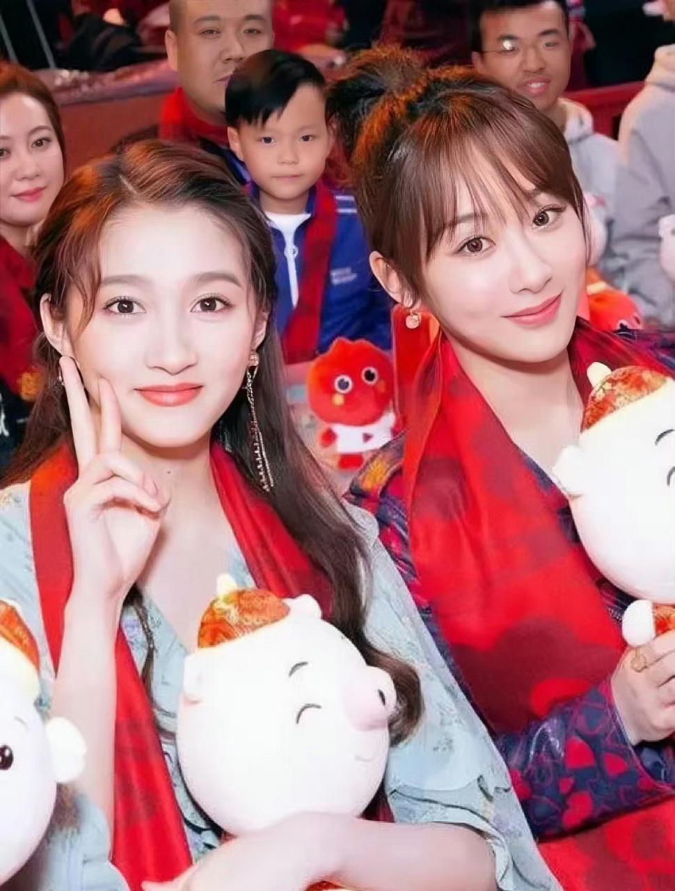 "你没事儿吧～"起猛了,看到杨紫和关晓彤在吵架,任敏好心劝架,不过没