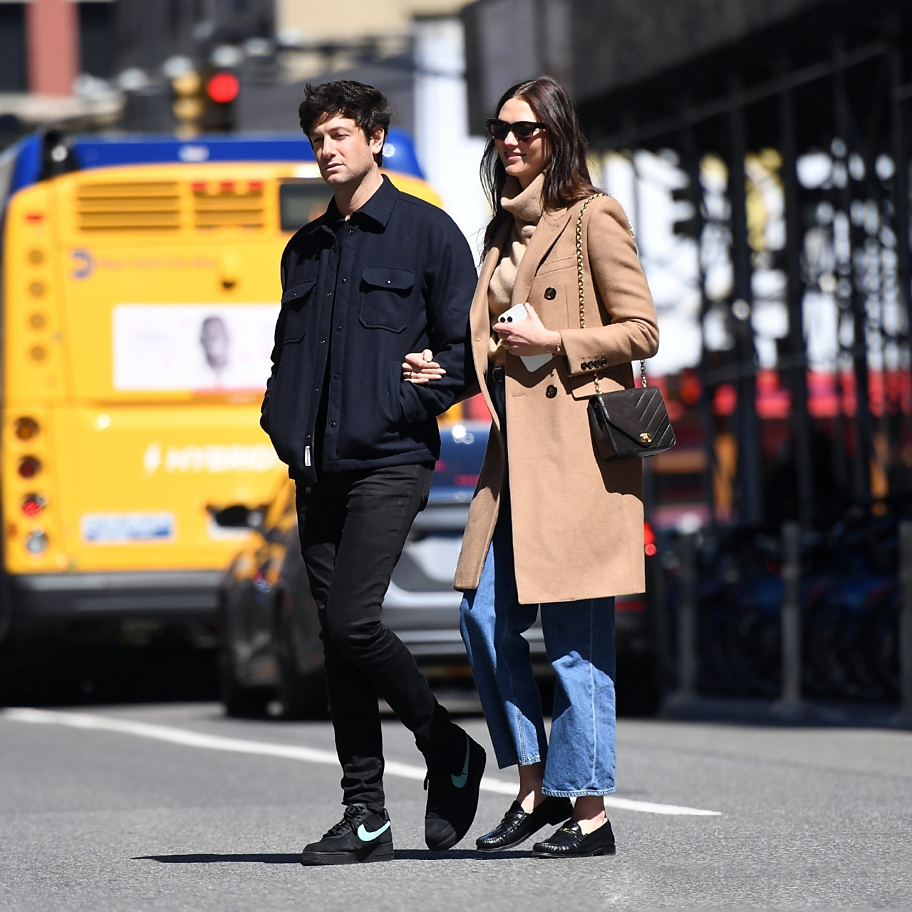 超模karlie kloss和丈夫joshua kushner在纽约外出的街拍!