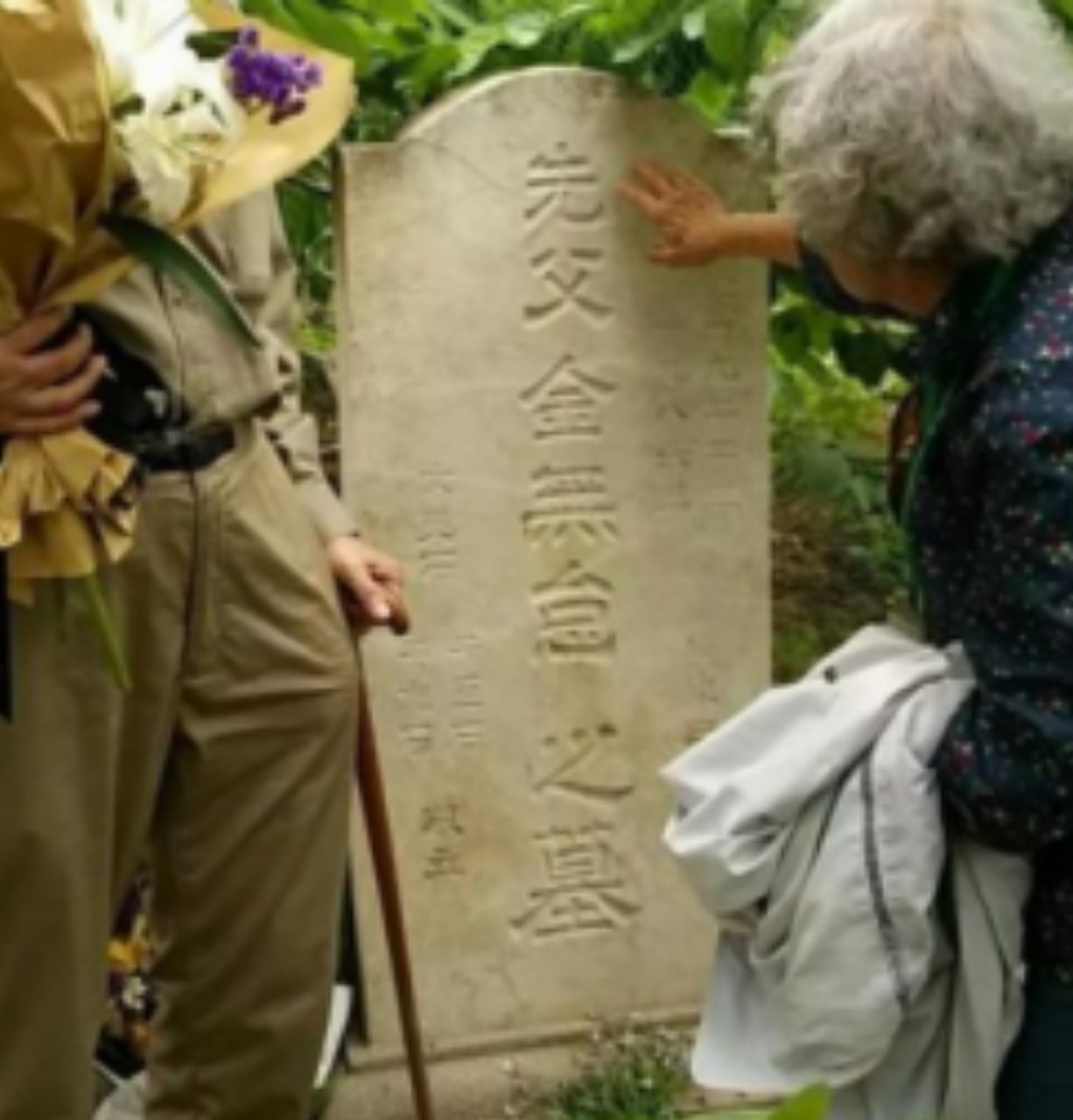 1985年,由于叛徒的出卖,中国最厉害的特工金无怠在美国被捕,为了保住