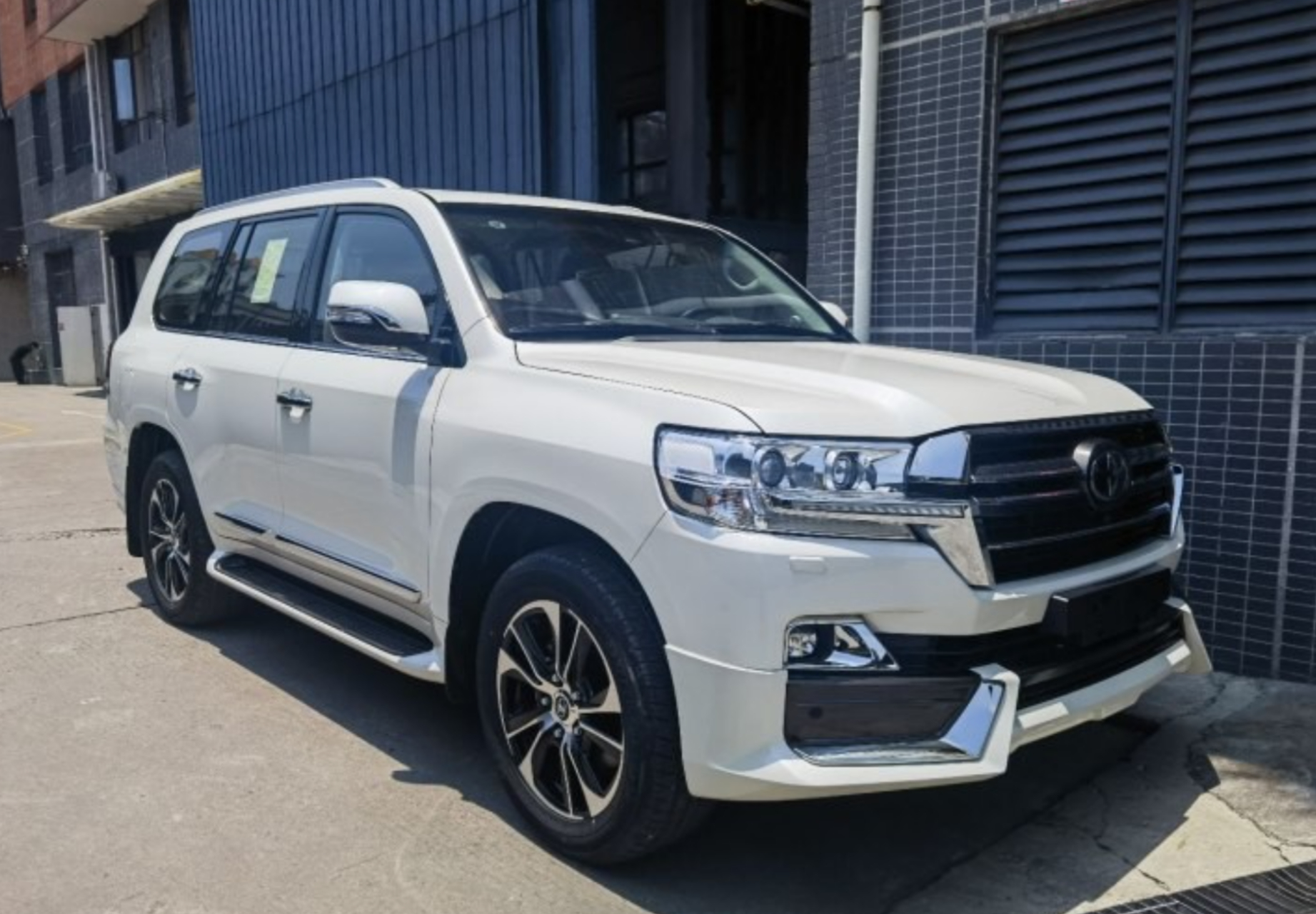 我的土豪表叔买了一辆丰田兰德酷路泽(进口) 2021款 5.