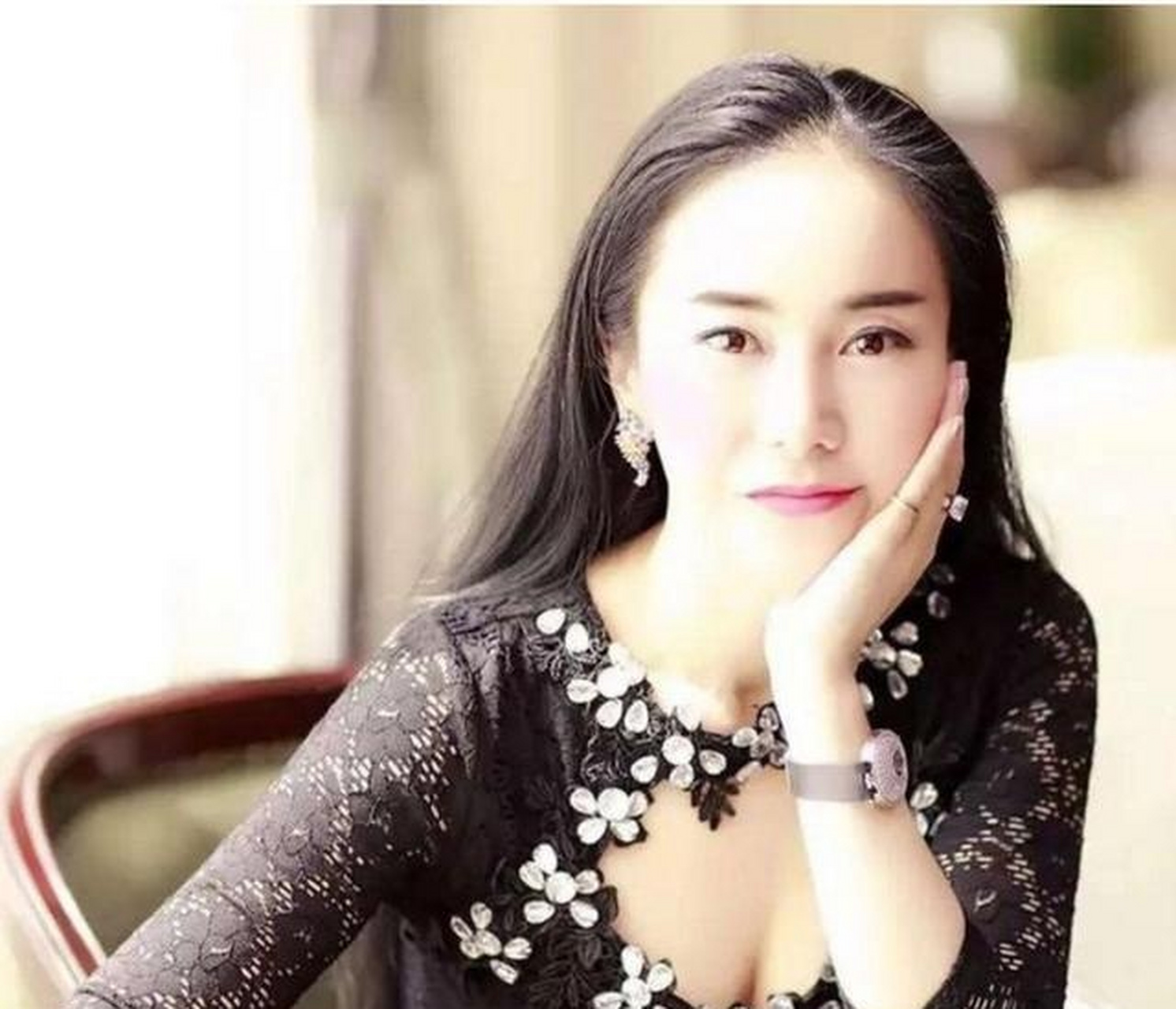 她的名字叫做李亚倩.