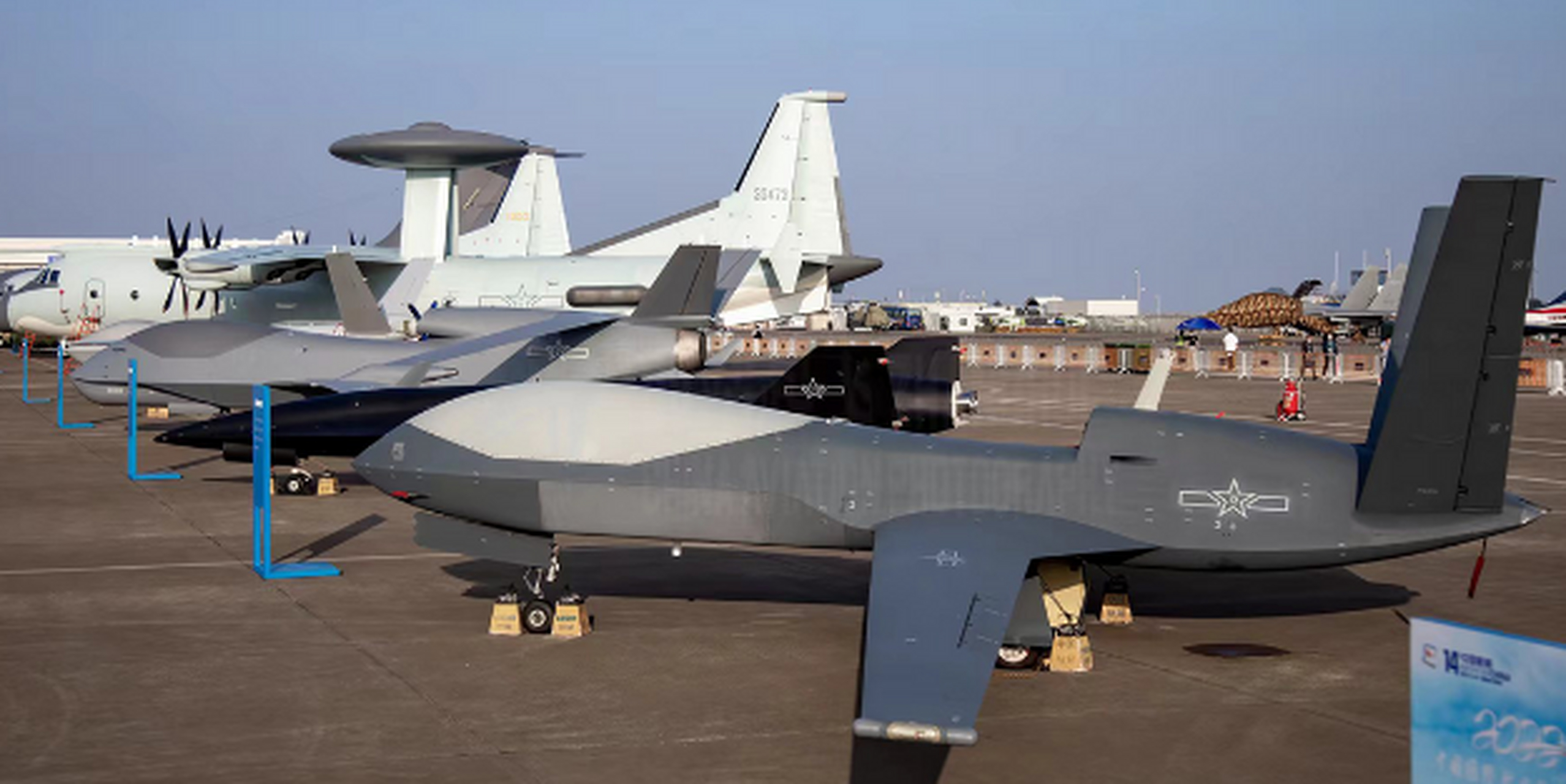 美曝光无侦8战术,可飞跃台岛侦察,载机已紧贴台岛行动!