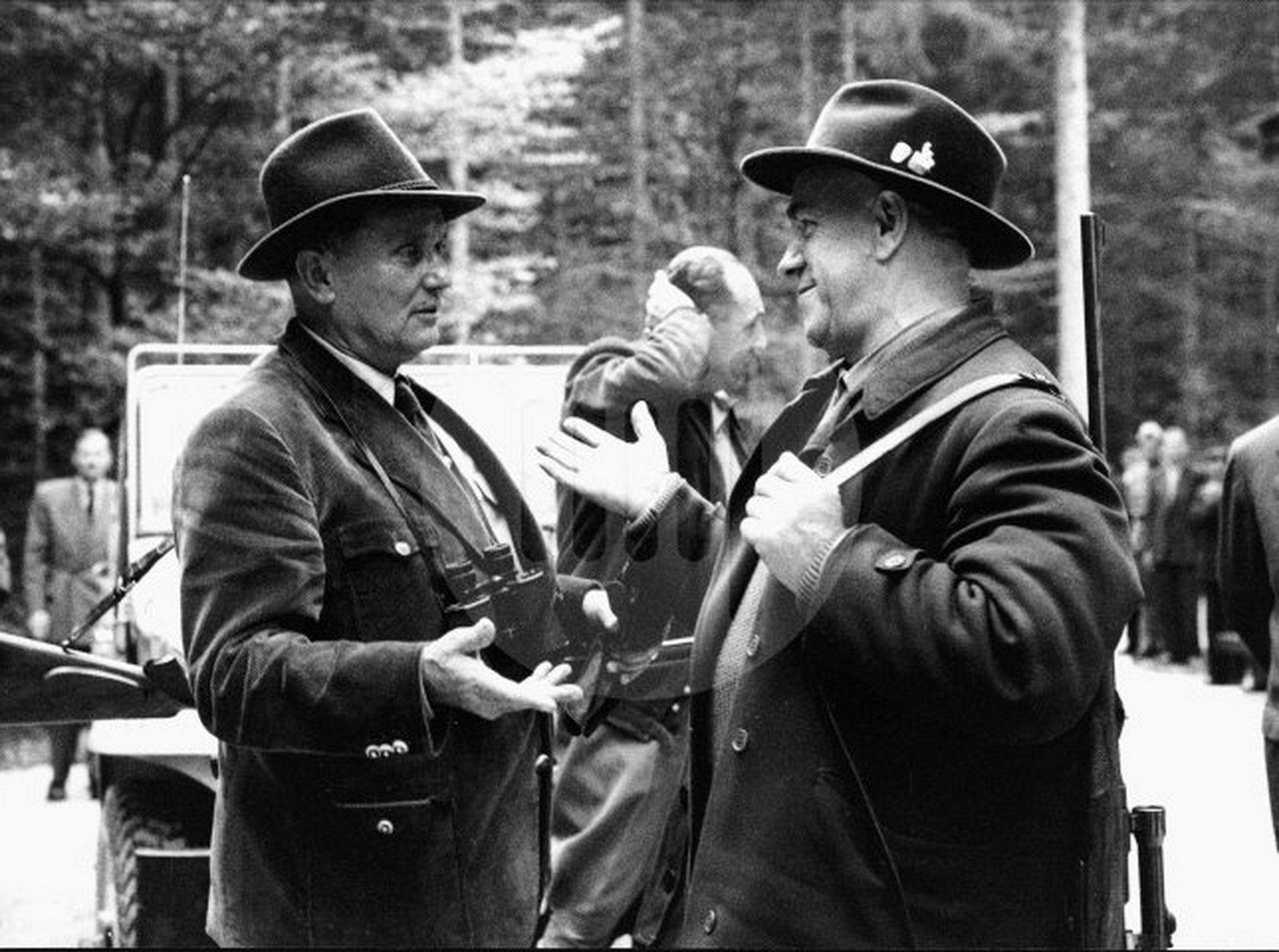 南斯拉夫总统铁托和来访的苏联国防部长格奥尔基·朱可夫元帅一起狩猎