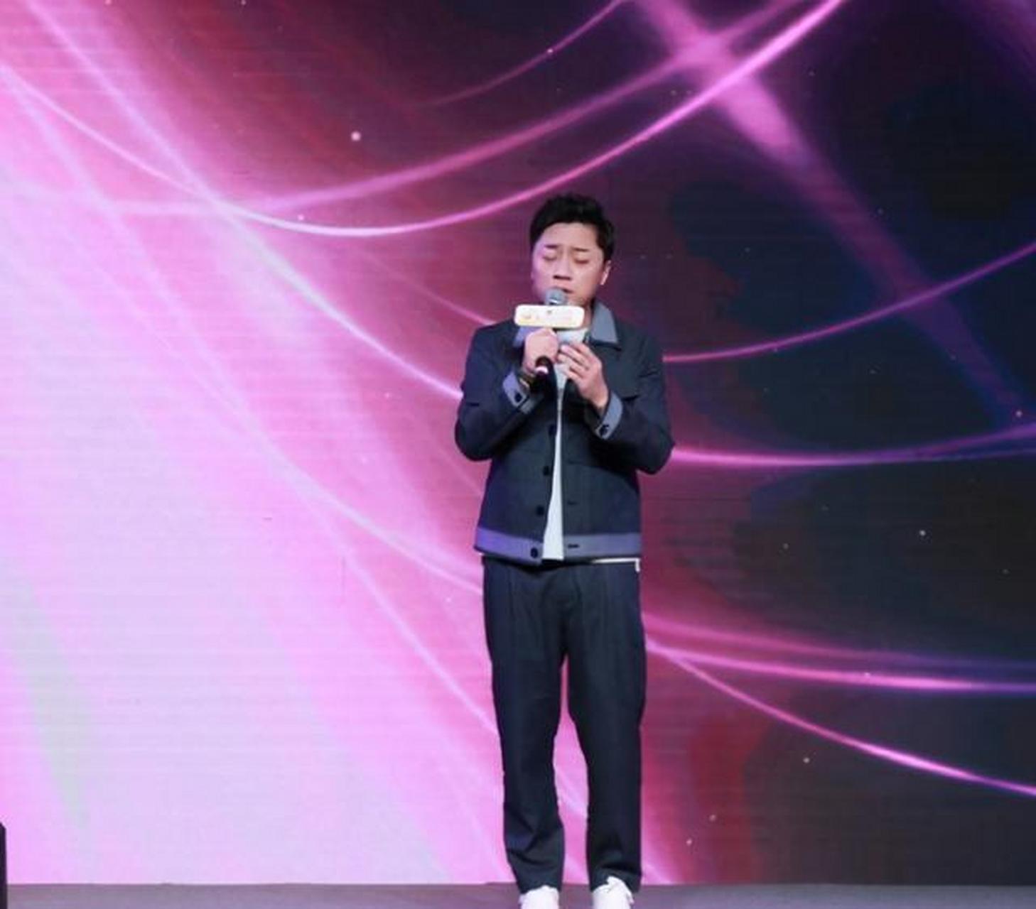 好声音冠军张磊获金曲奖