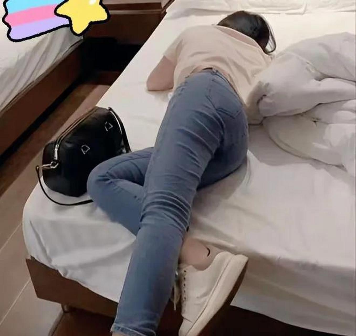 福建石狮,一位男士在足疗店按摩时,遇到了年轻漂亮的女技师吴女士