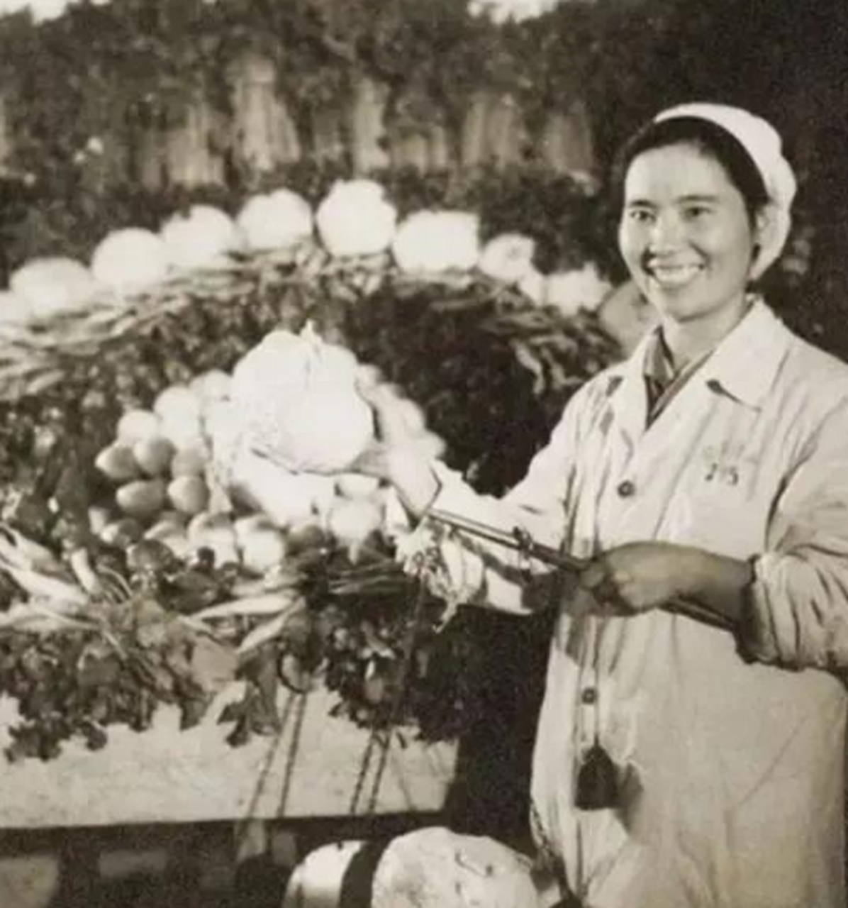 全国劳动模范,第四届全国人大常委会副委员长李素文同志,因病于2022年