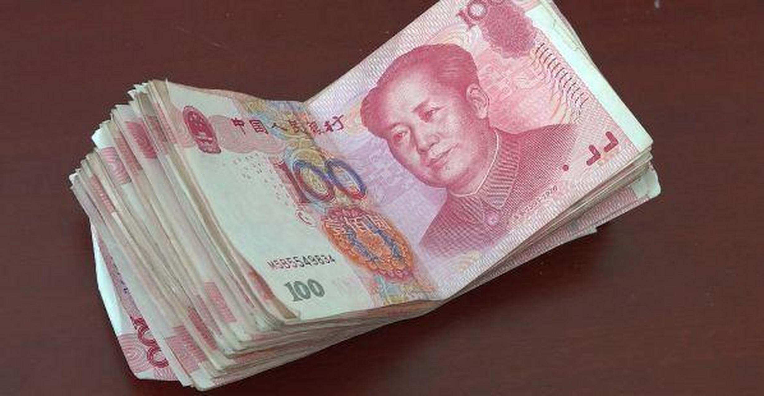 婆婆来小住,家里突然丢了一万块钱.翻开婆婆的行李,我又往里放了两万.