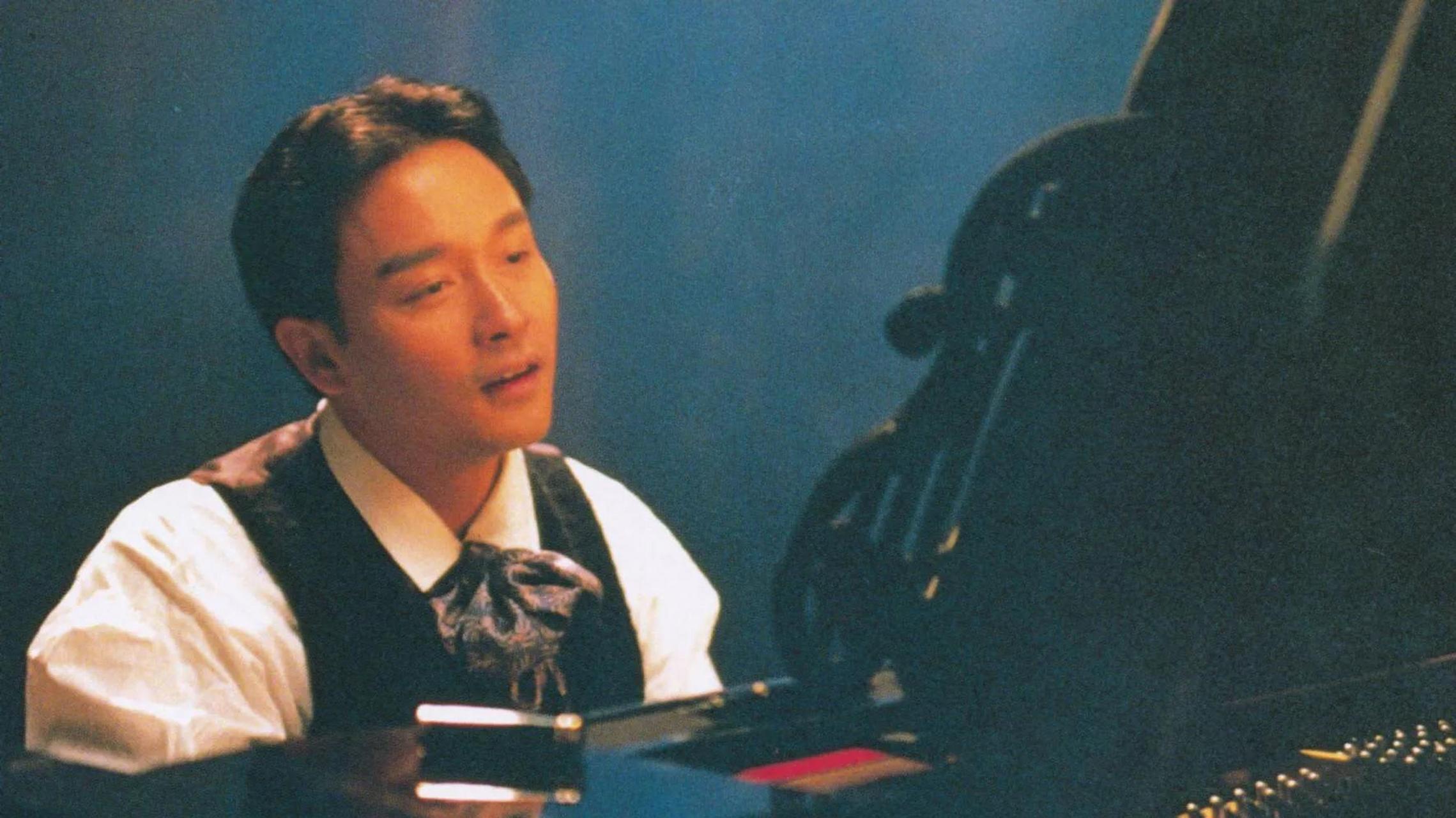 百家号星火计划# 张国荣不同时期弹钢琴照片合集 [爱慕] [爱慕]