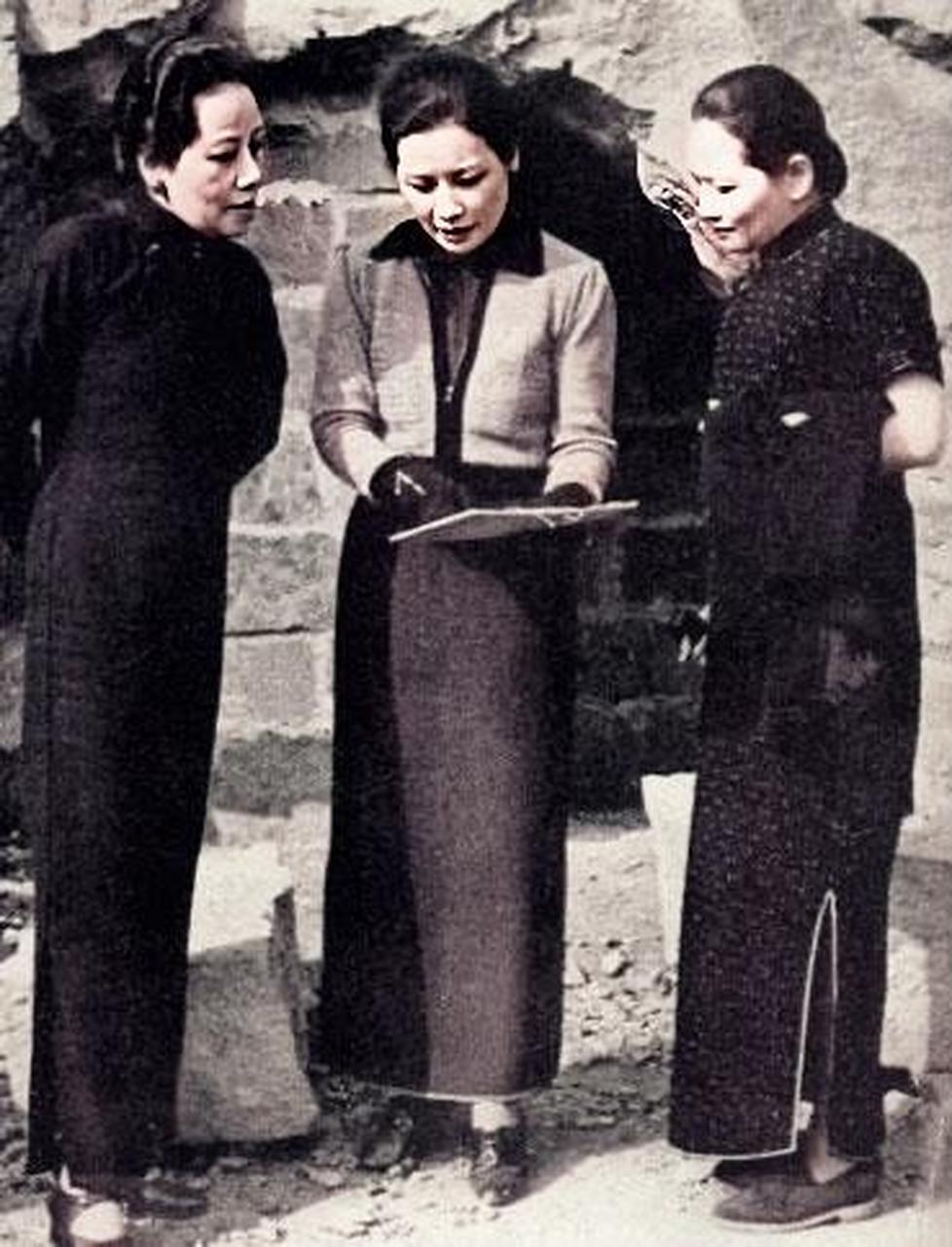 在重庆的1943年,宋氏三姐妹的珍贵合影照片浮现眼前!