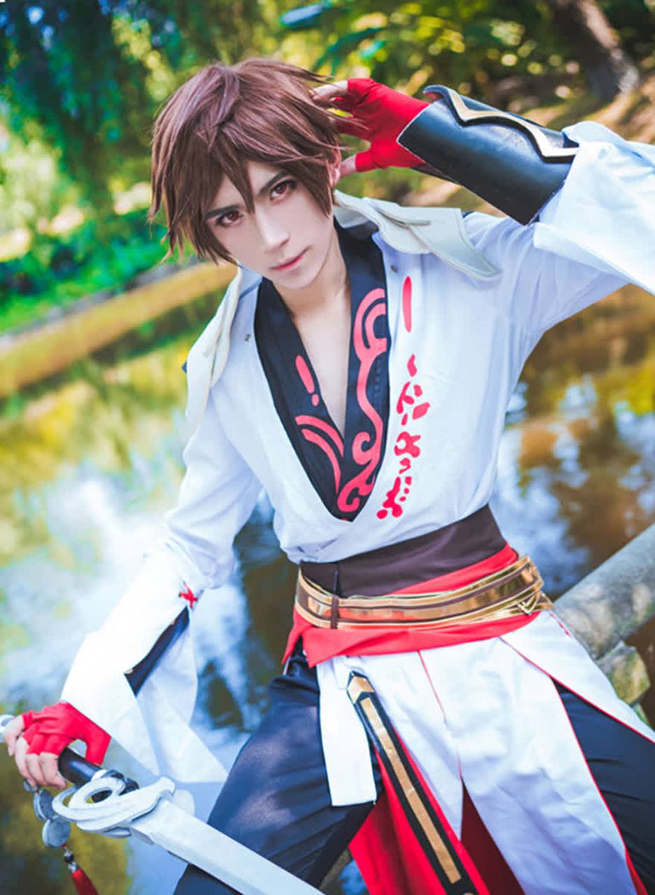 cos秀# #王者综合#《王者荣耀》中的青莲剑仙李白cos总是容易出帅哥.