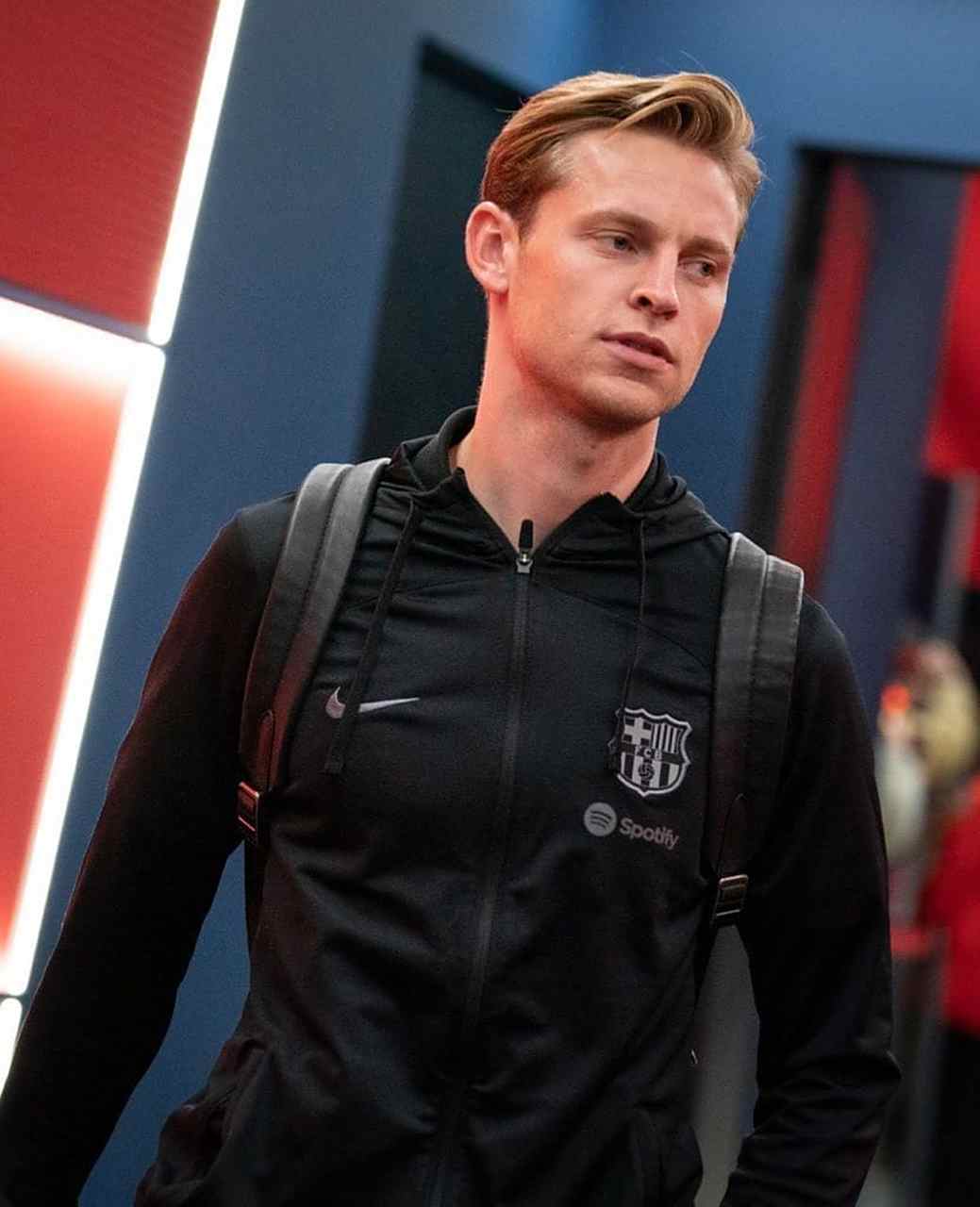 据路易斯·罗霍报道:弗兰基·德容下个赛季的薪水将达到3000万欧元