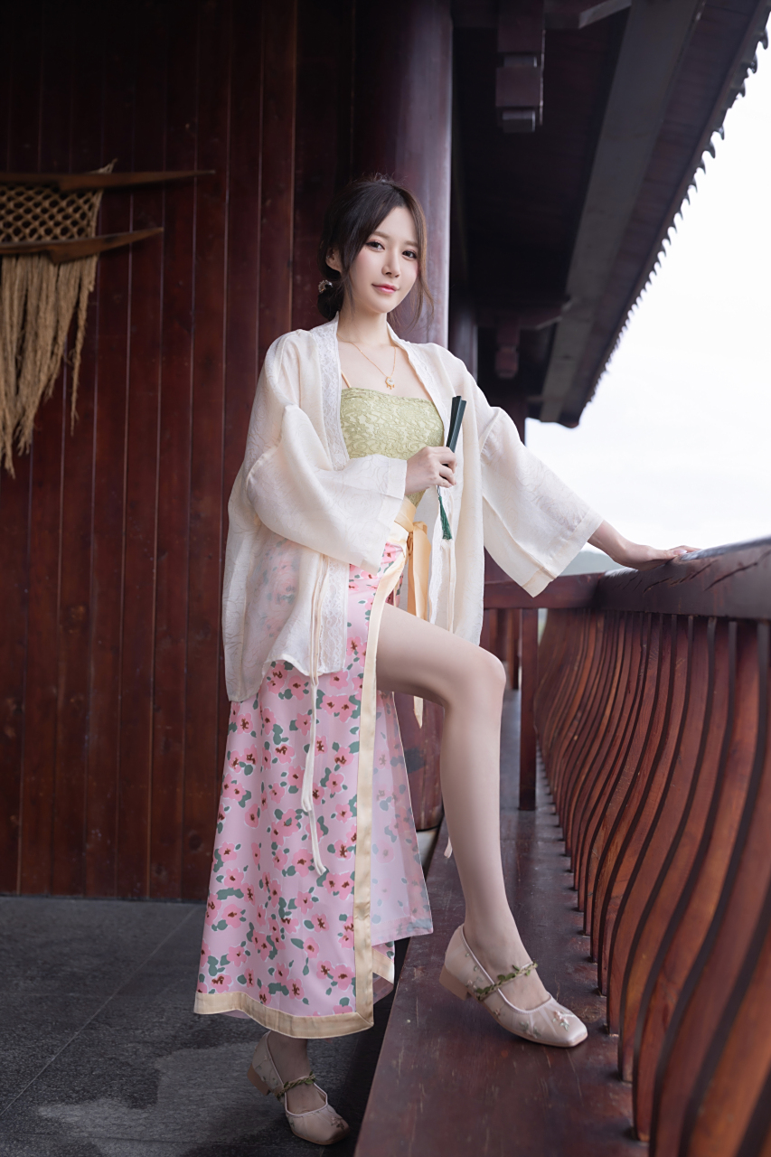 犹抱琵琶半遮面#美女# #古装# #御姐