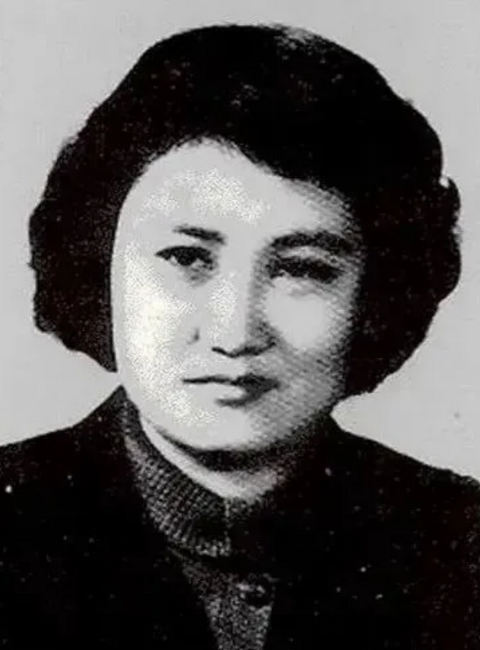 1975年4月4日,张志新先被割喉随后被枪毙,她的生命以如此惨烈和触目