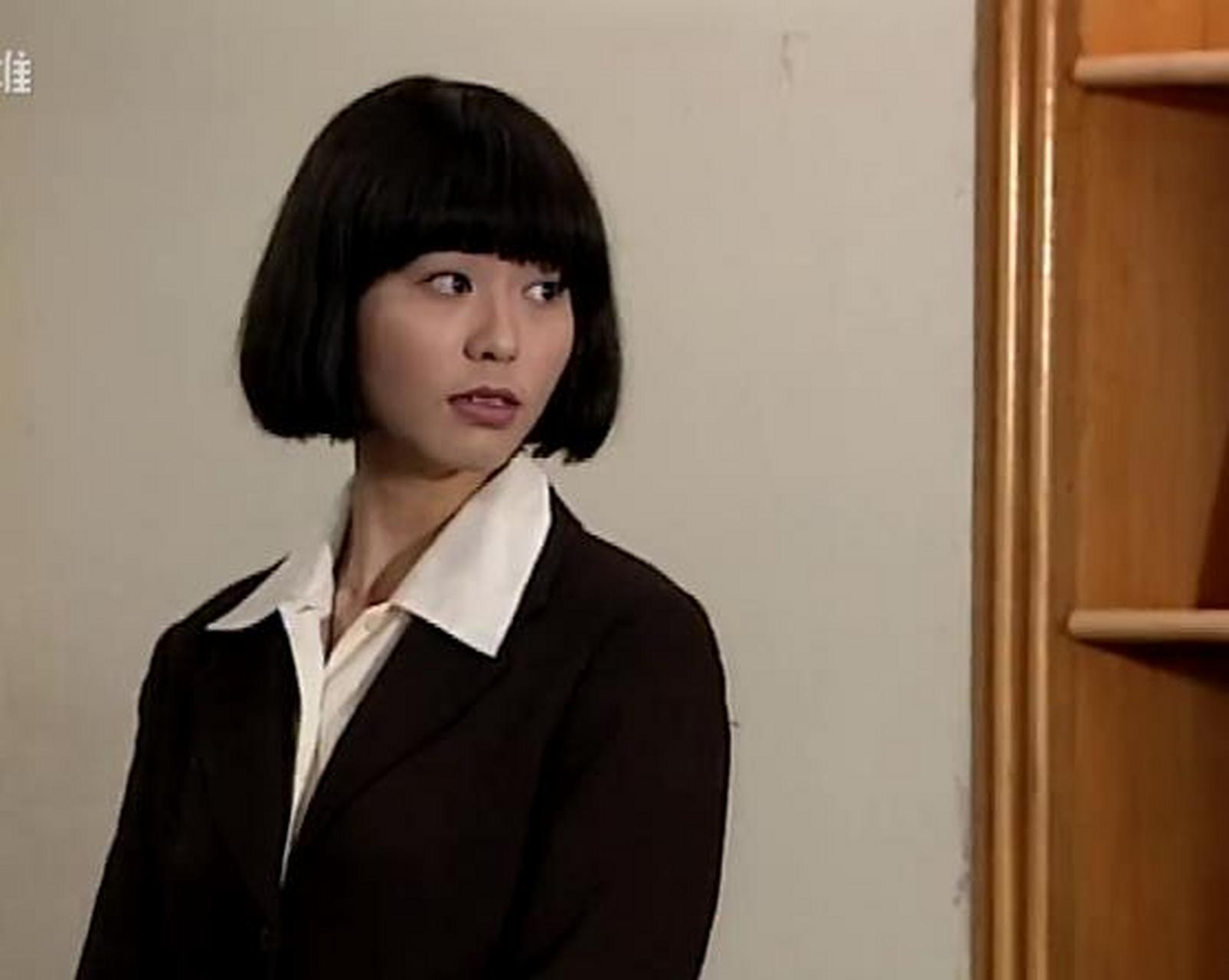 滕丽名在《天降财神》里的清纯女学霸角色好惊艳,那时的她才刚加入tvb