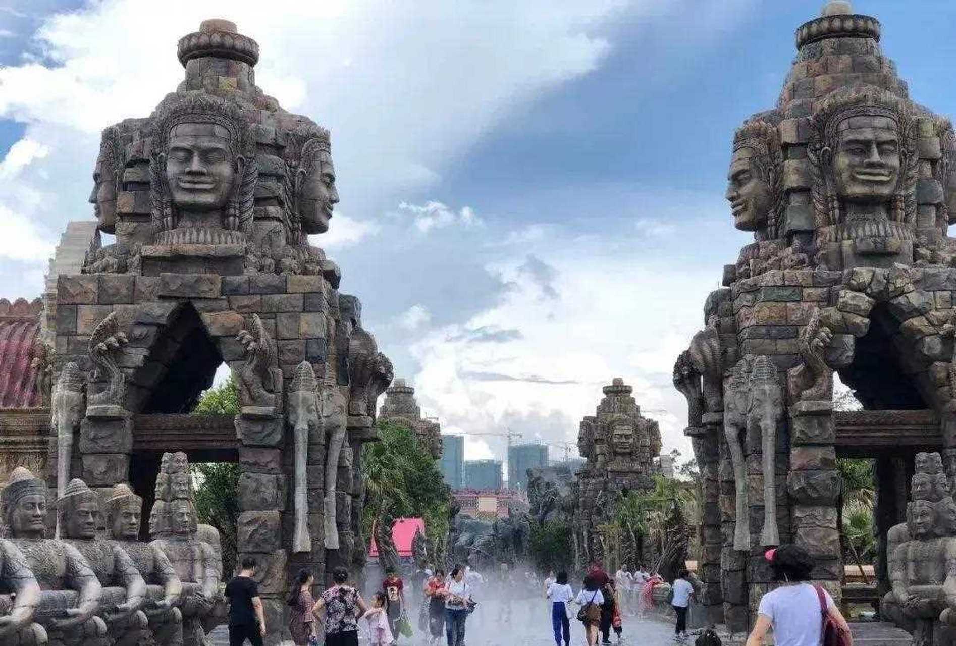 伴你飞翔是南宁方特东盟神话的亮点之一,可以穿越个东南亚国家.