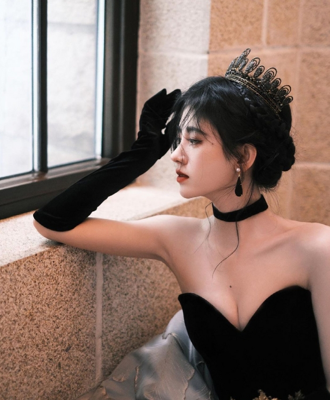 妩媚性感的黑天鹅公主#鞠婧祎# 雪肤玉貌,身材丰腴,娉婷秀雅,美丽动人