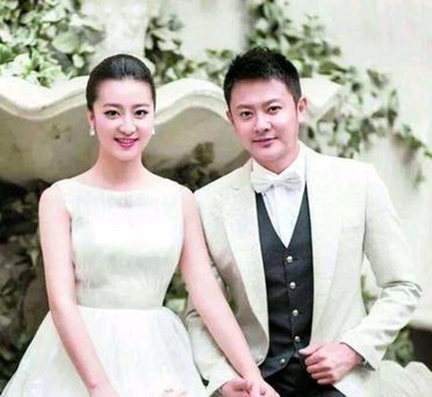 2015年,印小天花210w彩礼钱,将哈琳娜娶回了家,女方是高材生,老丈人是