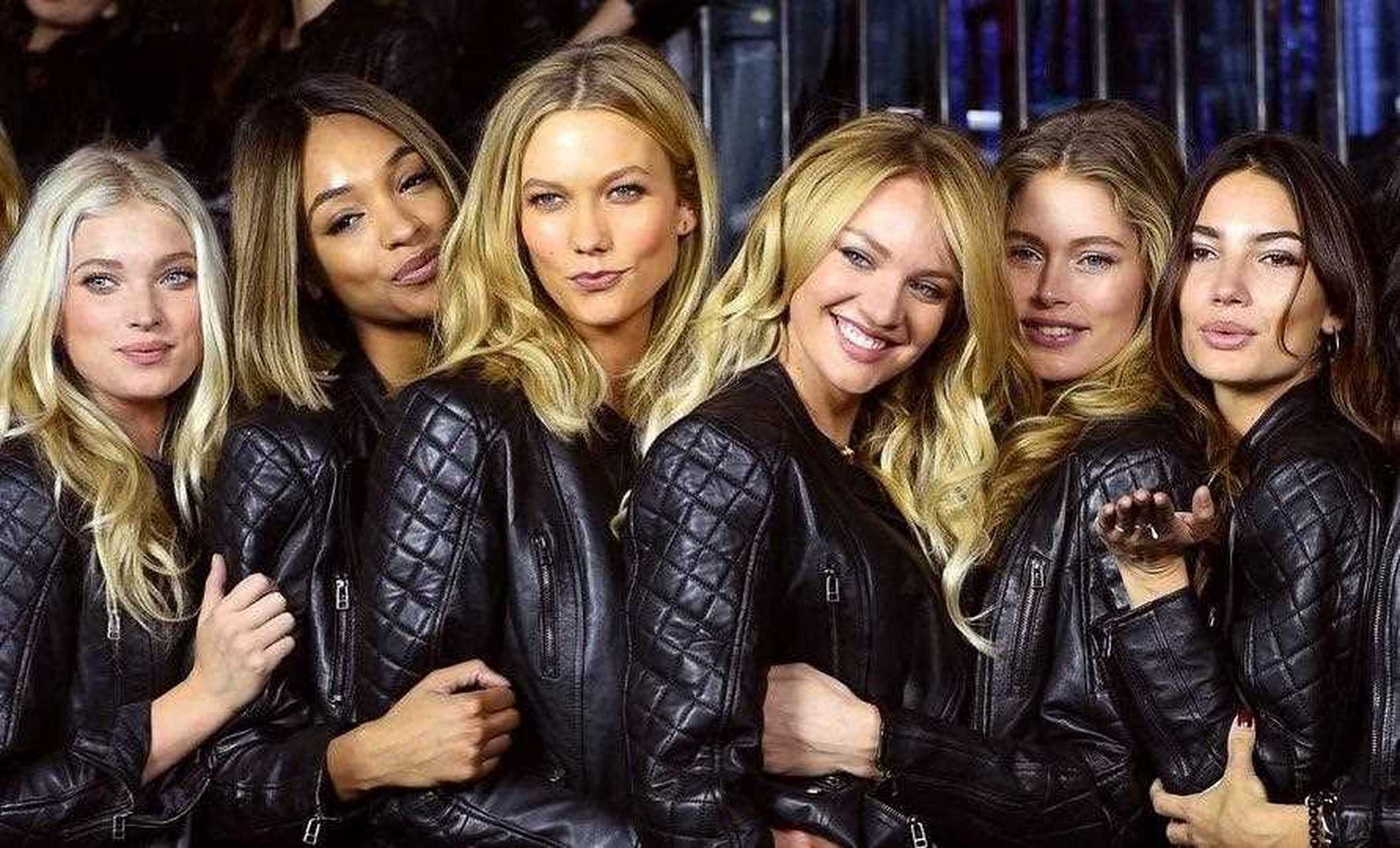 14年维密天使们的合影,大家的笑容都好灿烂啊谁的颜值最高呢?[照相机]