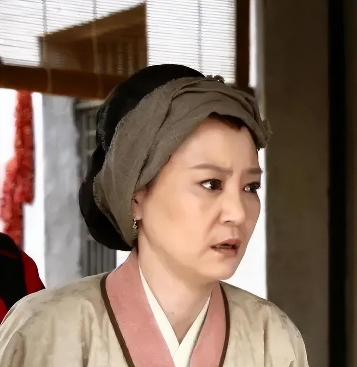 谁知过河后打开一看,米完好无损,800文钱却不翼而飞了.