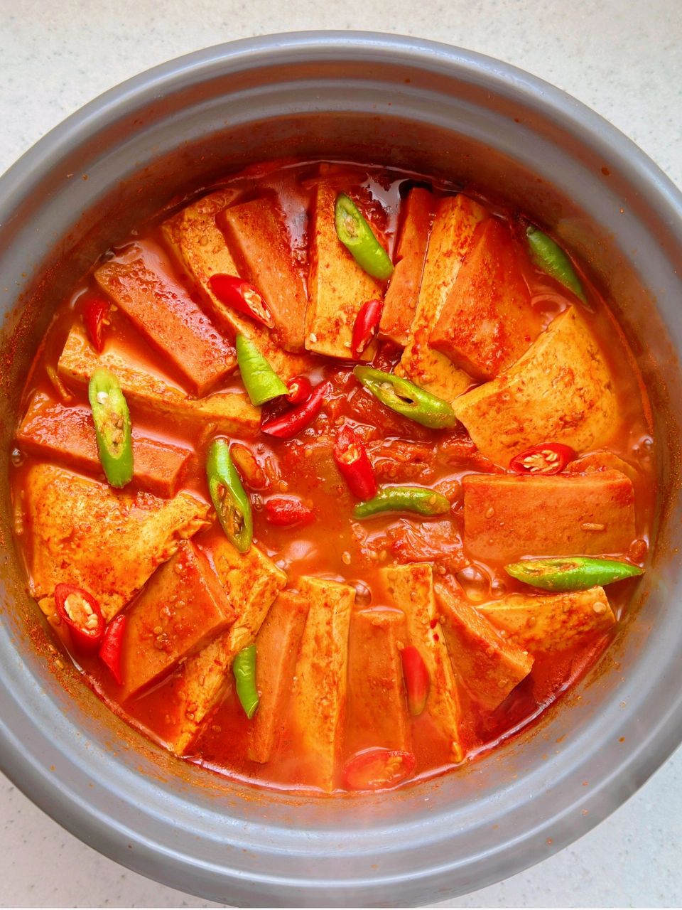 酸甜爽辣,谁都拒绝不了的韩式泡菜豆腐锅  看韩剧疯狂的想来上一碗