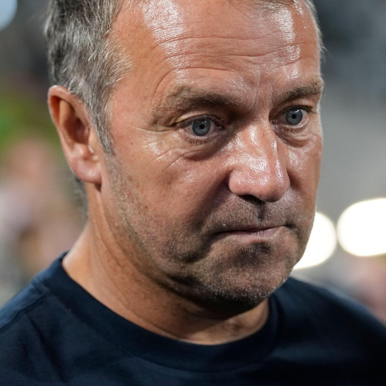 汉斯·弗里克(hansi flick)被德国足协解雇[晕]  下面是他最近两次的