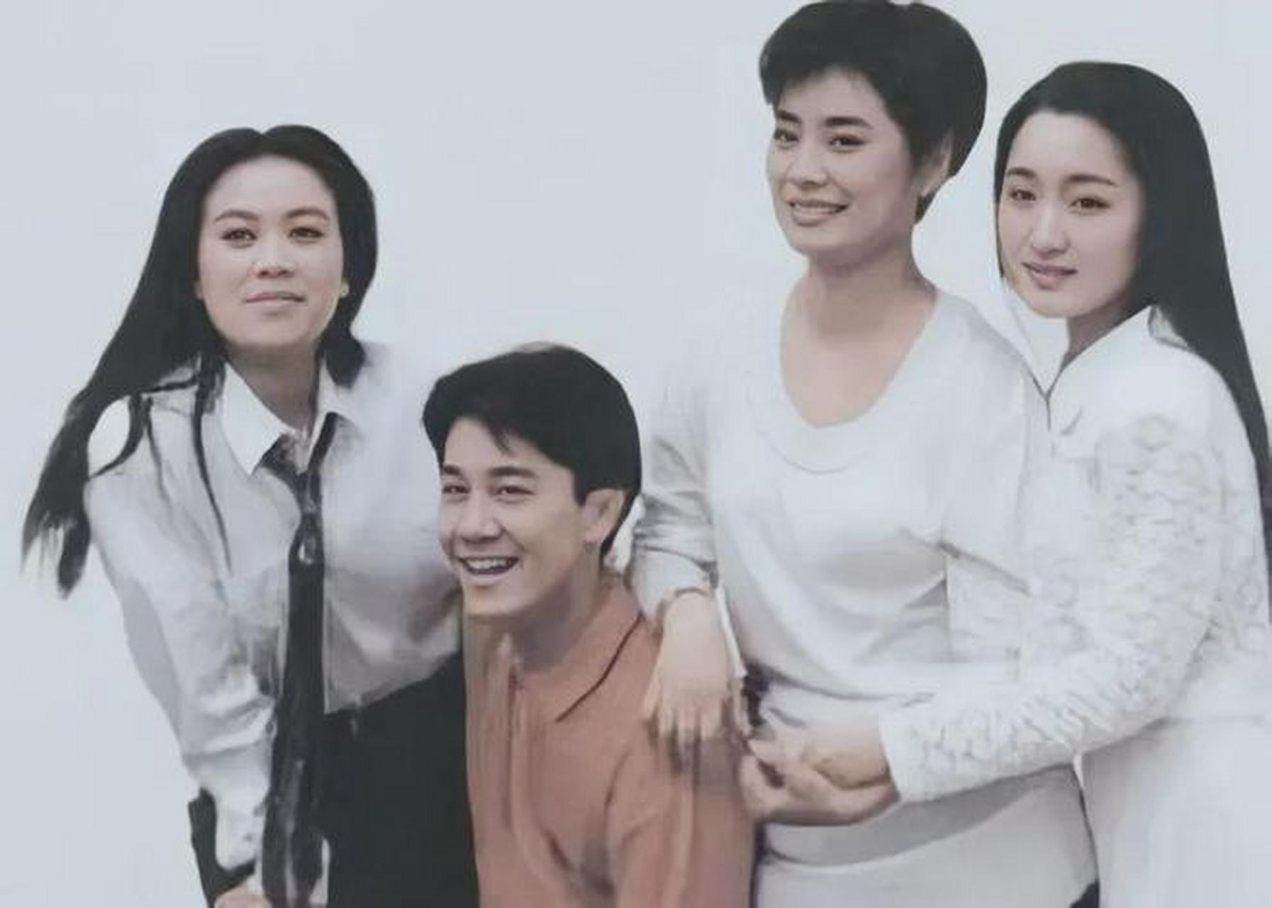 在上个世纪的90年代,国内歌坛的四大才女那英,蔡国庆,毛阿敏和杨钰莹