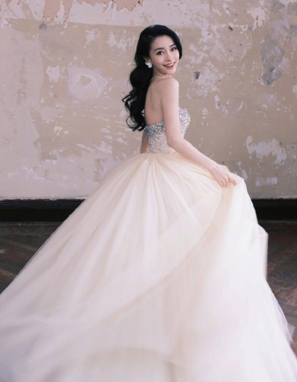 angelababy微博之夜幕后花絮,是真的很美啊啊啊啊