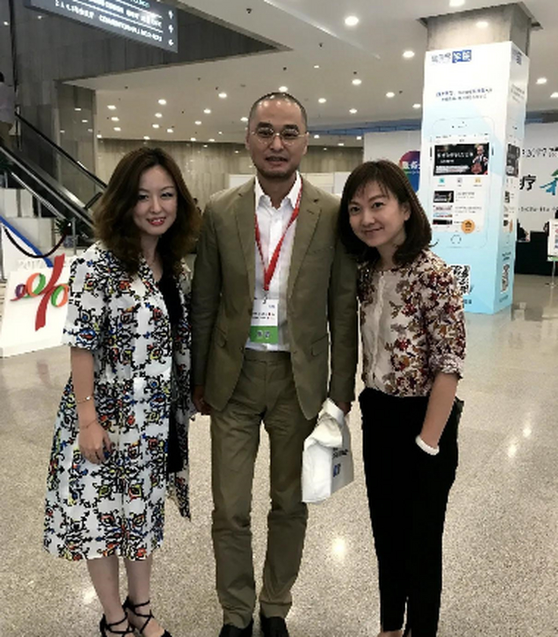 2010年开始,柴静和冯唐绯闻不断,2012年,好友高晓松发微博证实冯唐和