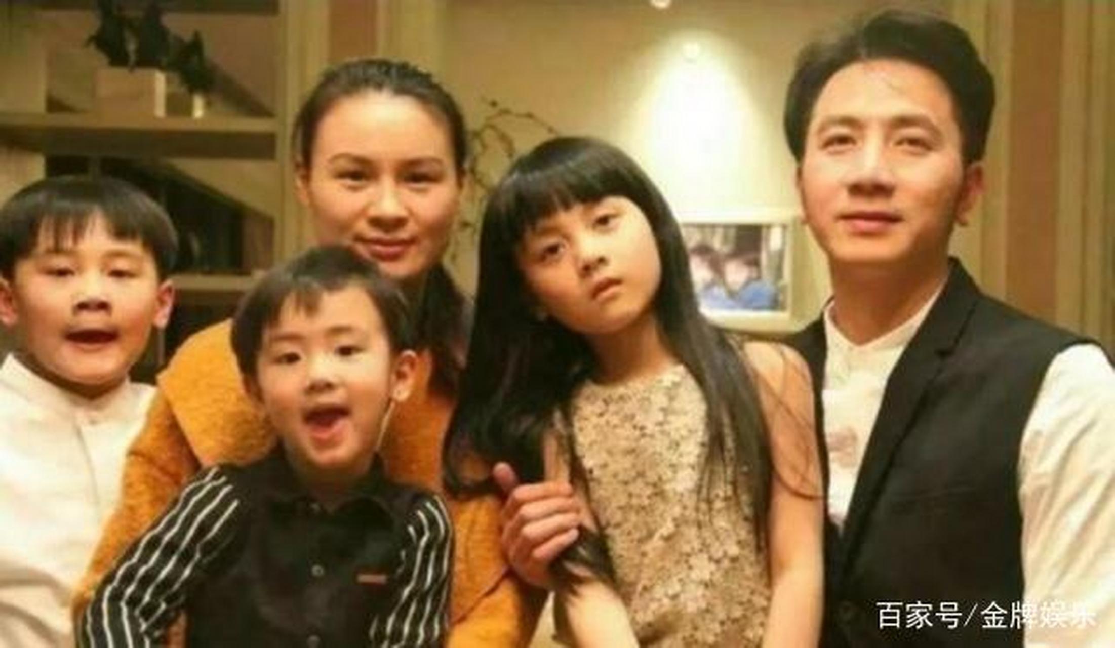 林托尼的真人秀 其实林托尼的现象,不是一个孤立的事件,发展到今天,是