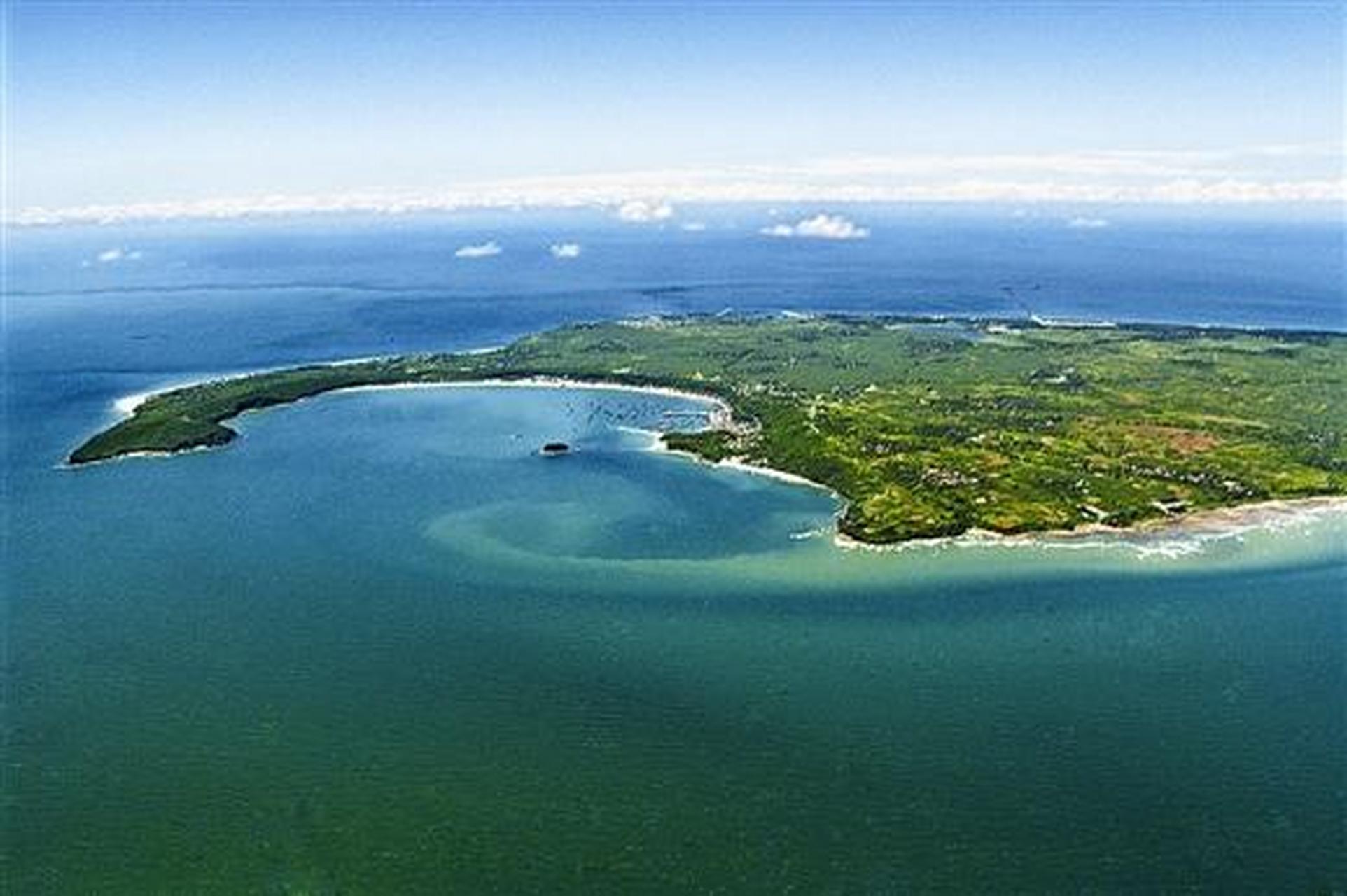最美的岛屿,涠洲岛,位于广西壮族自治区北海市北部湾海域中部,北临