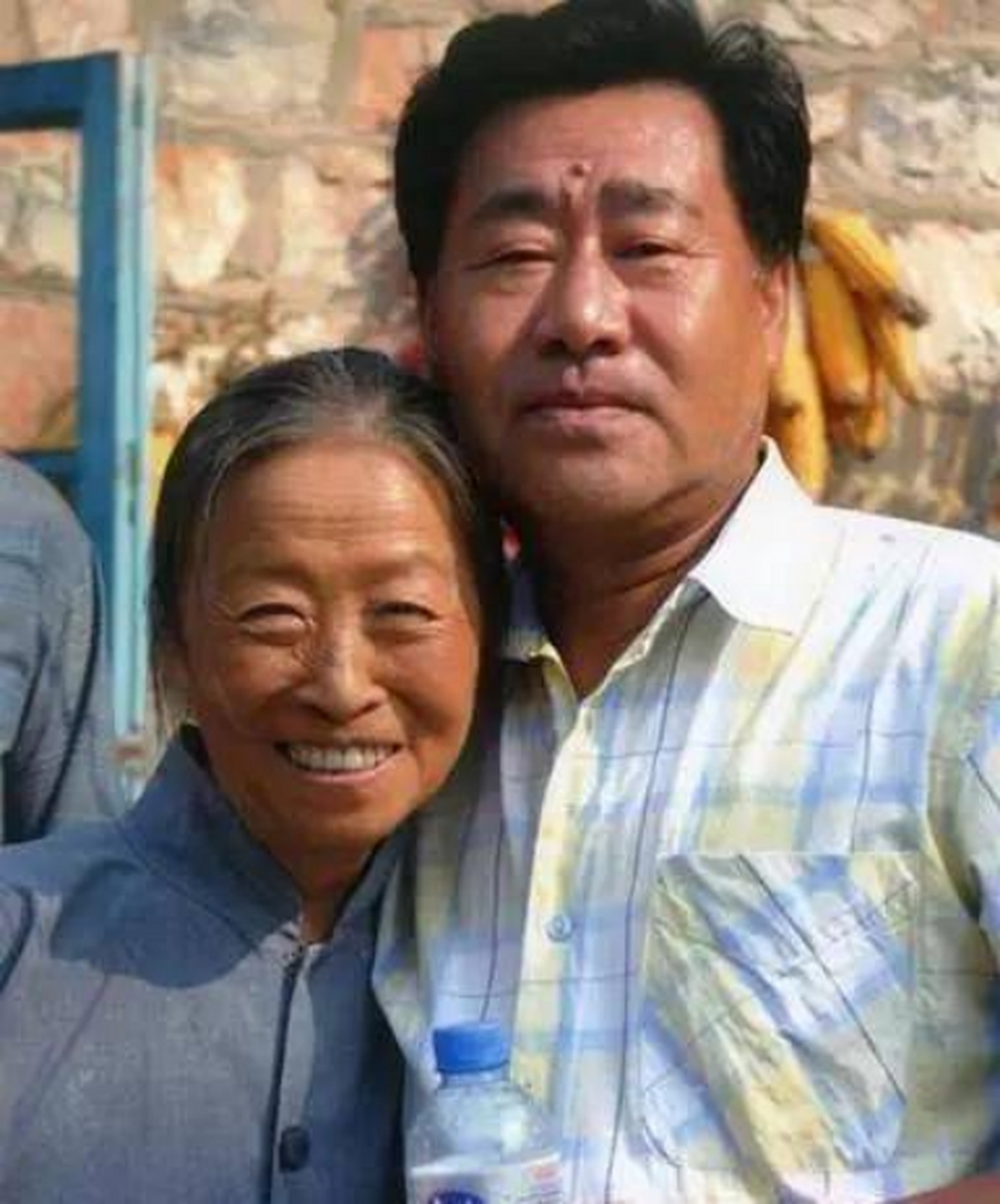 演员张少华是一位备受敬业的老戏骨以及老演员.