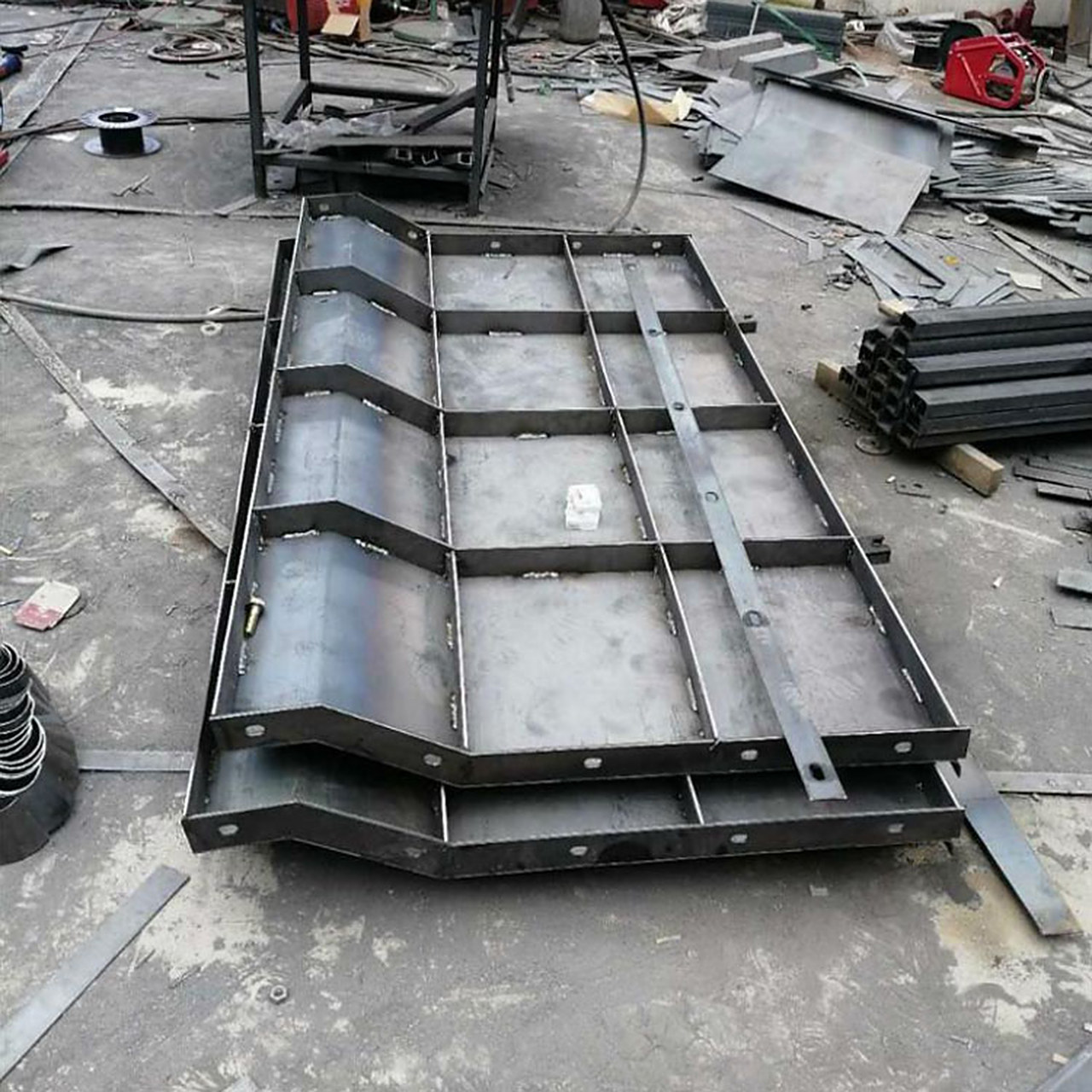 防撞墙钢模具# #桥梁防撞墙钢模板# #高速防撞墙模具# 防撞模具档 