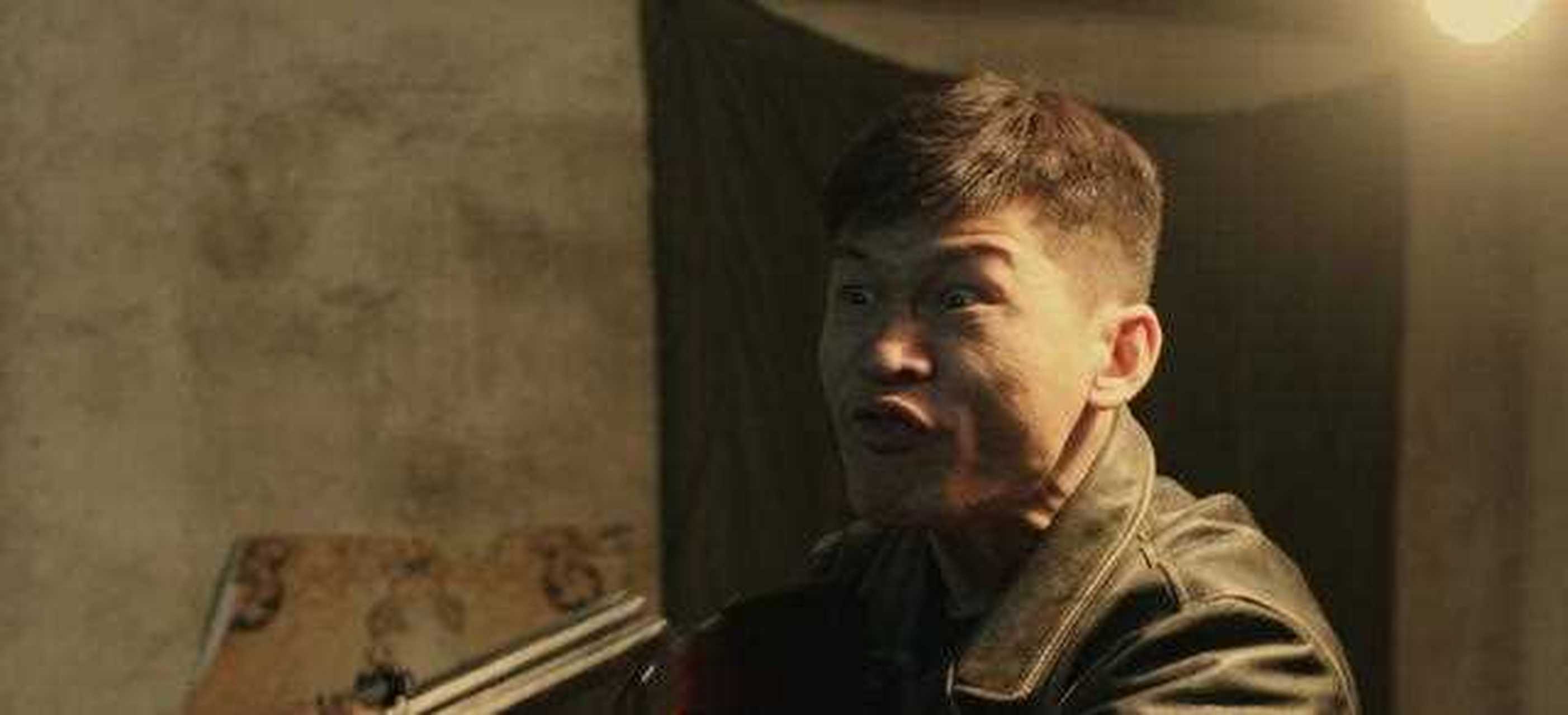 《悬崖之上》干活最卖力,下场最惨的当属老金,余皑磊凭实力圈粉,被誉