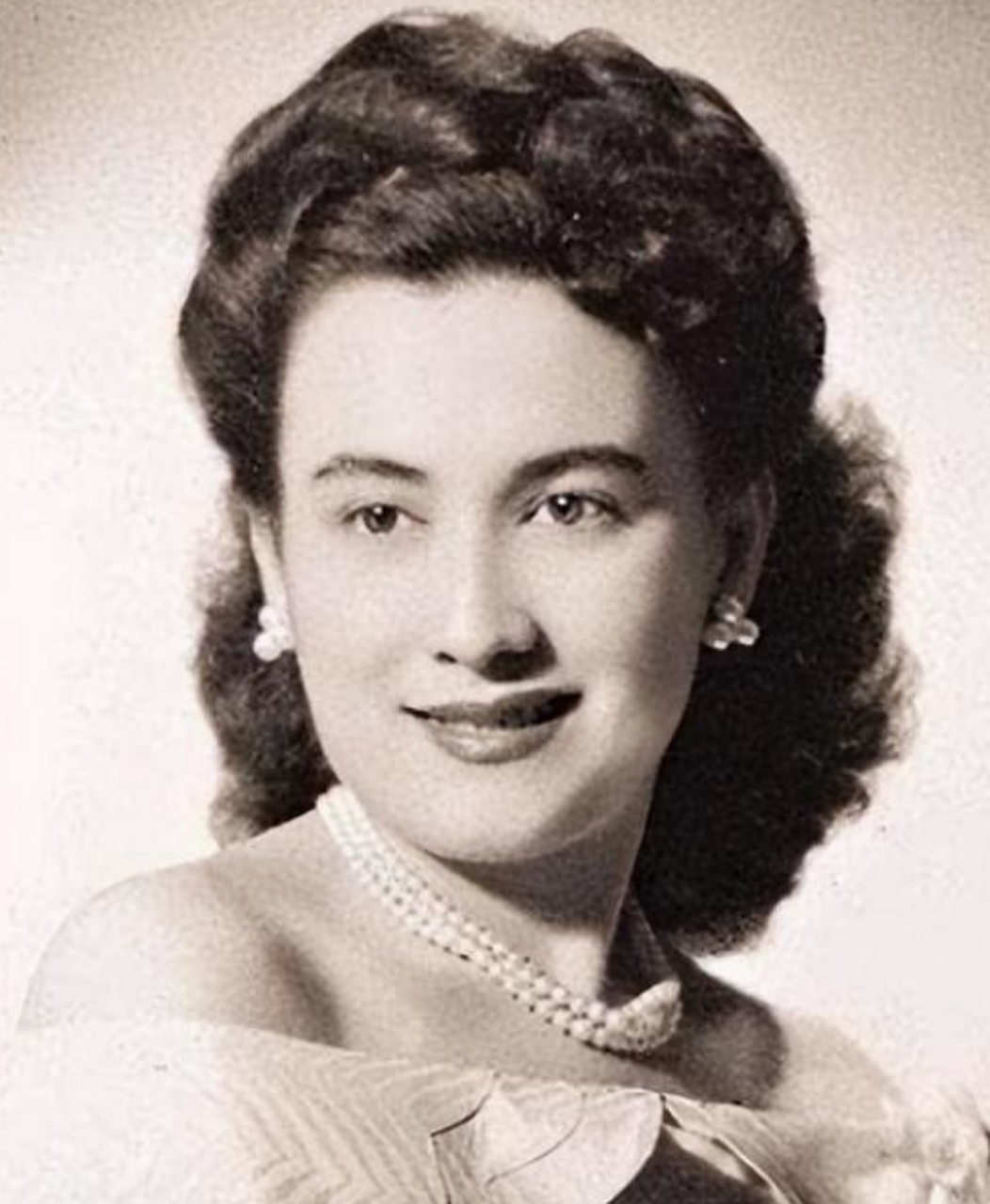 黎婉华助何鸿燊成为赌王,却成最惨原配!