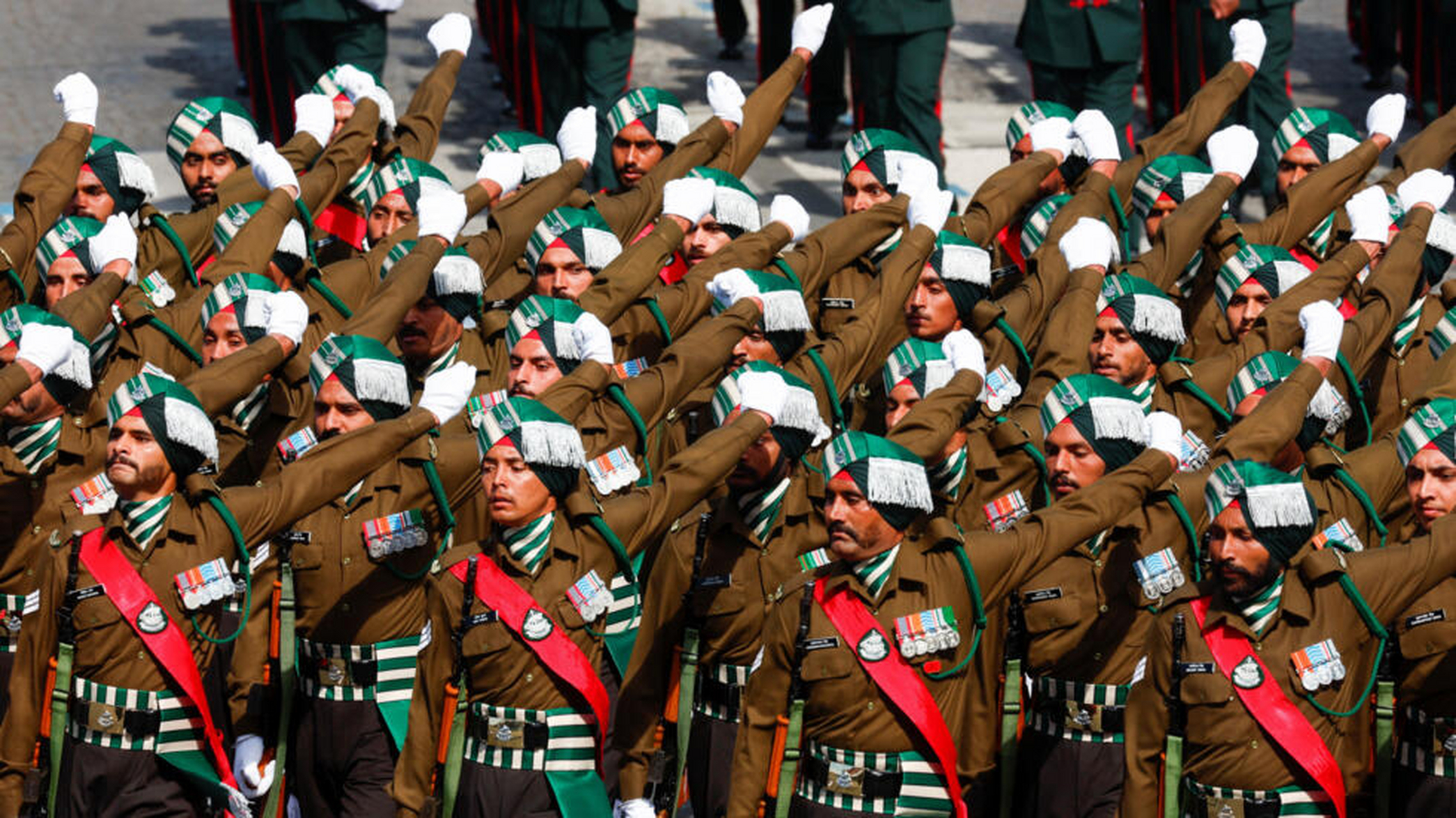 印度总理受邀参加,同时一支由269名印度三军仪仗队组成的队伍参加了