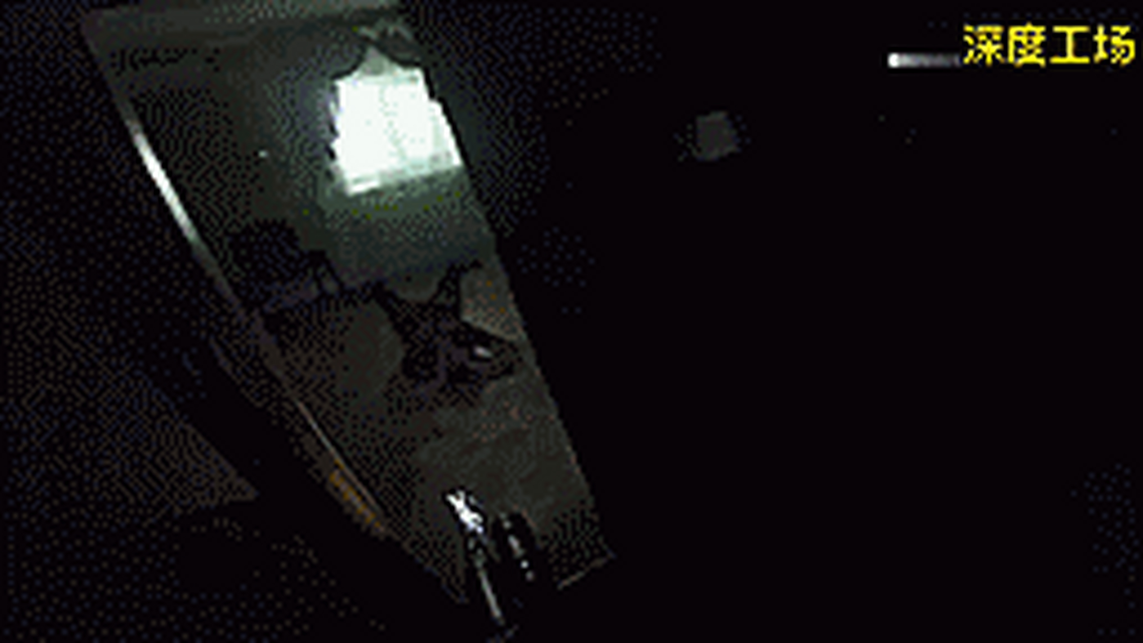 这名乌克兰地下情报员每天都隐藏在阁楼上,使用望远镜监控俄军的动向.