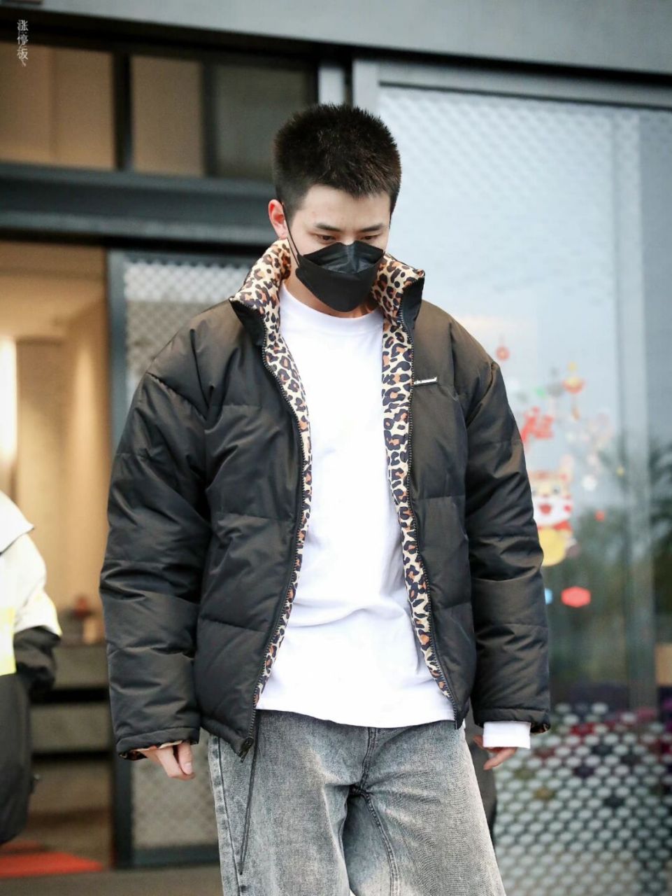 任豪私服 外套:medium well fw21双面穿豹纹羽绒服男女同款 裤子:b