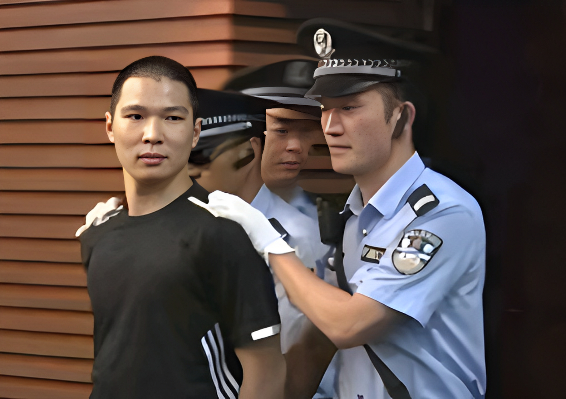 1997年,进入目露凶光中年男子山法庭接受审判的孔繁座,十几岁就开始