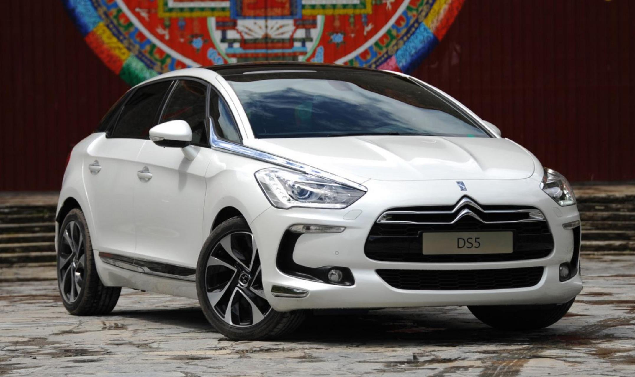 一同学前几年,买了法国女神苏菲玛索代言的ds5车型,这款车真的挺好看